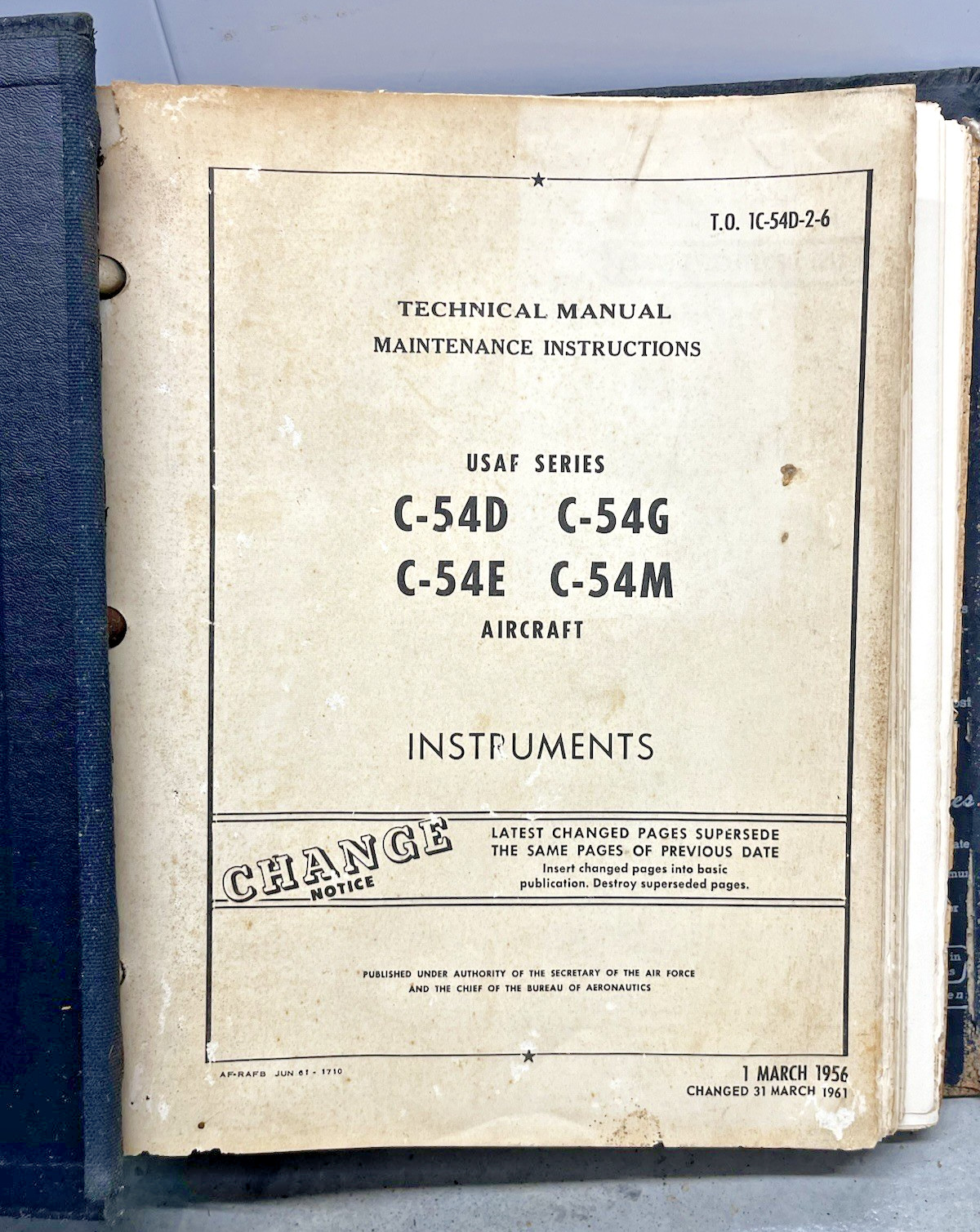 Douglas C-54D/E/G/M Aircraft Instruments Maintenance Manual Original.  Read