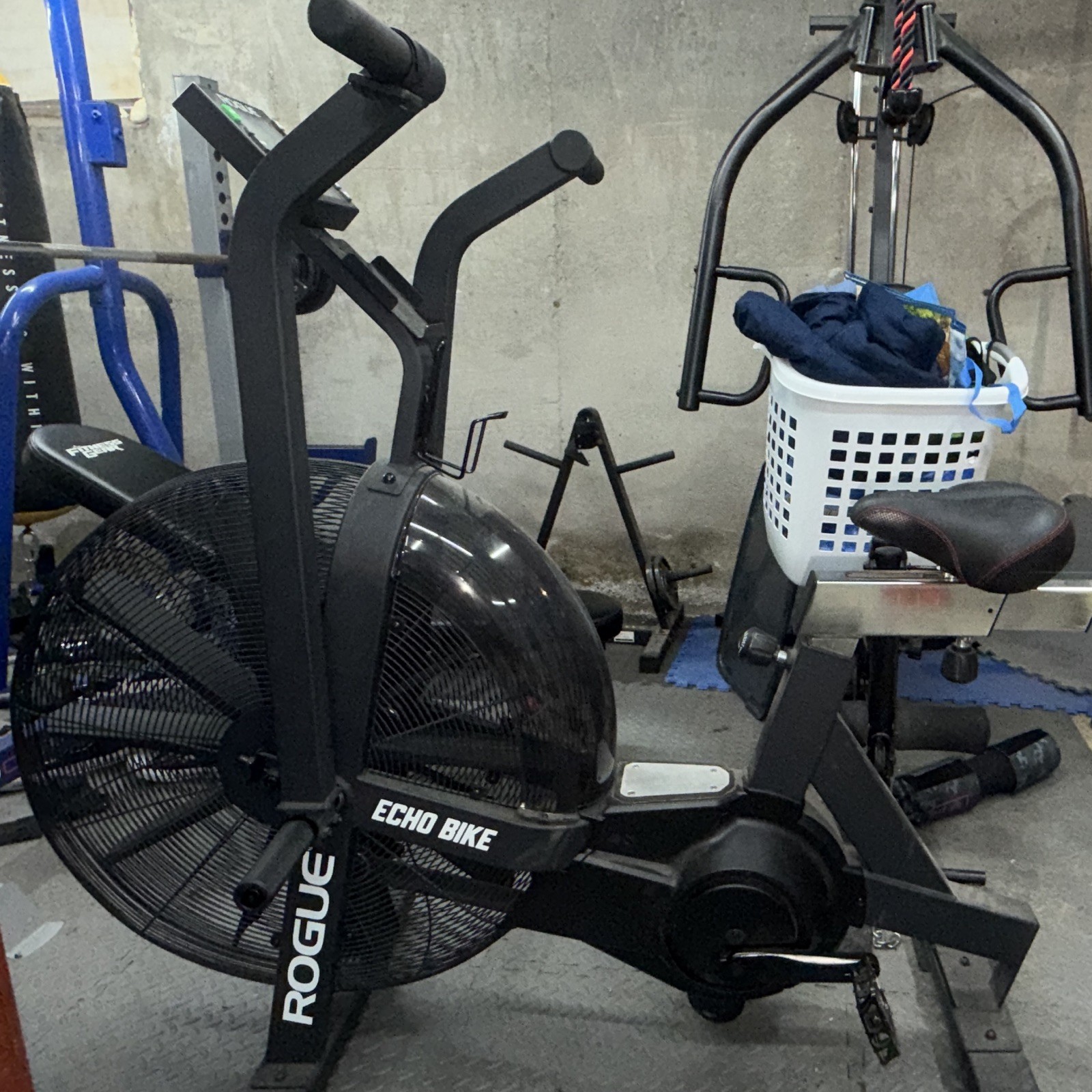 Rogue Echo Bike Dual Action Air/Fan Resistance Bike Black 68-630-004RS