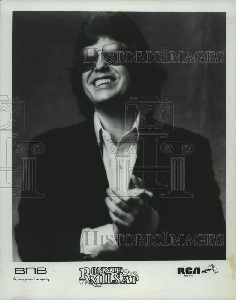 1983 Press Photo Singer Ronnie Milsap - lrp04357