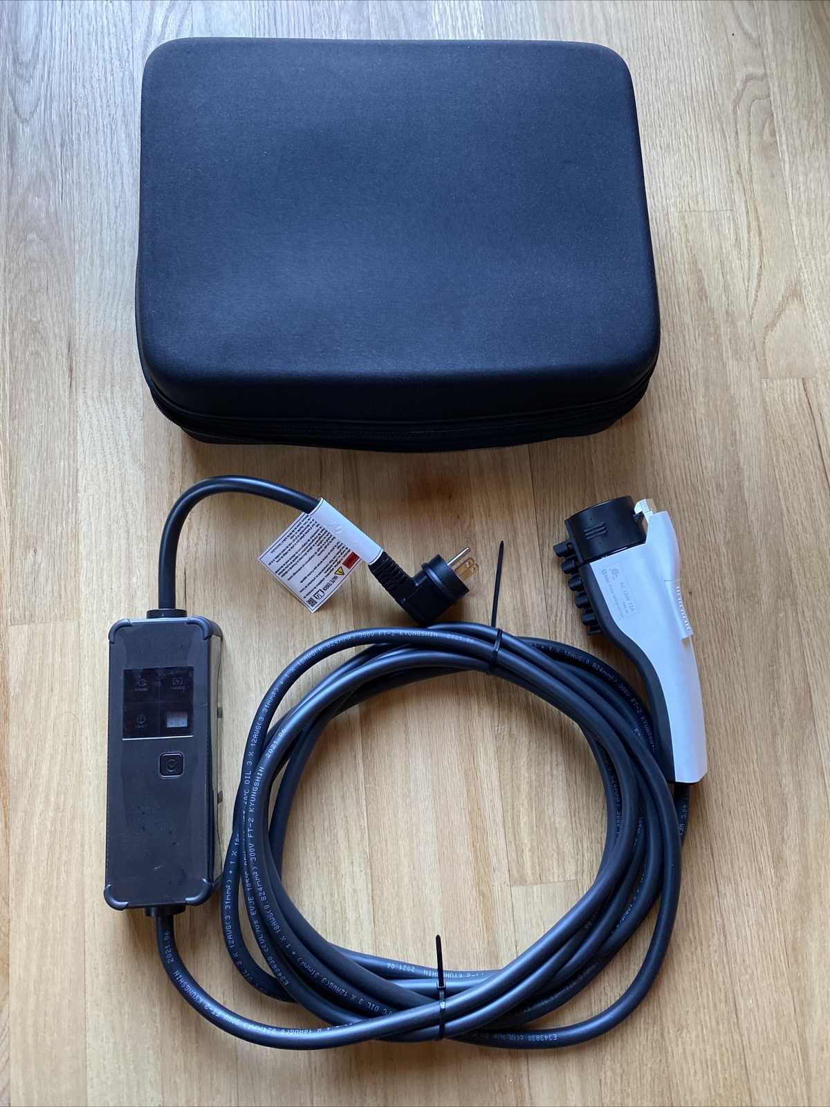 NEW Hyundai/Kia OEM - Ioniq 5, EV6, Kona EV. Niro EV Charger Part# 91686-GI020 NEW Hyundai/Kia OEM - Ioniq 5, EV6, Kona EV. Niro EV Charger Part# 91686-GI020