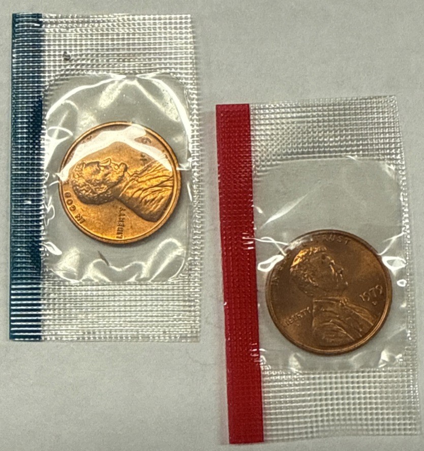 1979 P&D Lincoln Memorial Cent from Mint Set In MINT CELLO with 1979 P&D Lincoln Memorial Cent from Mint Set In MINT CELLO with