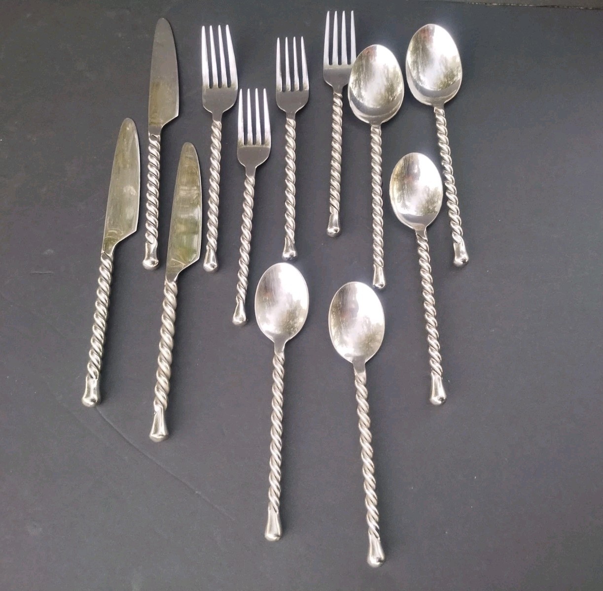 Lot Of 12 Pieces Gourmet Settings 18/10 SS TEAR Forks Spoons Knives Glossy Lot Of 12 Pieces Gourmet Settings 18/10 SS TEAR Forks Spoons Knives Glossy