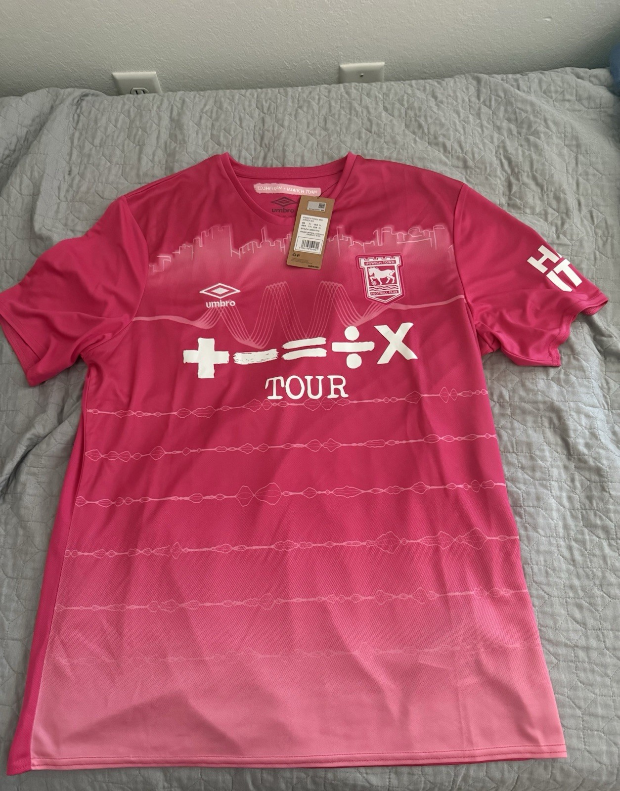 Ipswich Town 2024/25 Third Jersey -BNWT- Size XL Ipswich Town 2024/25 Third Jersey -BNWT- Size XL