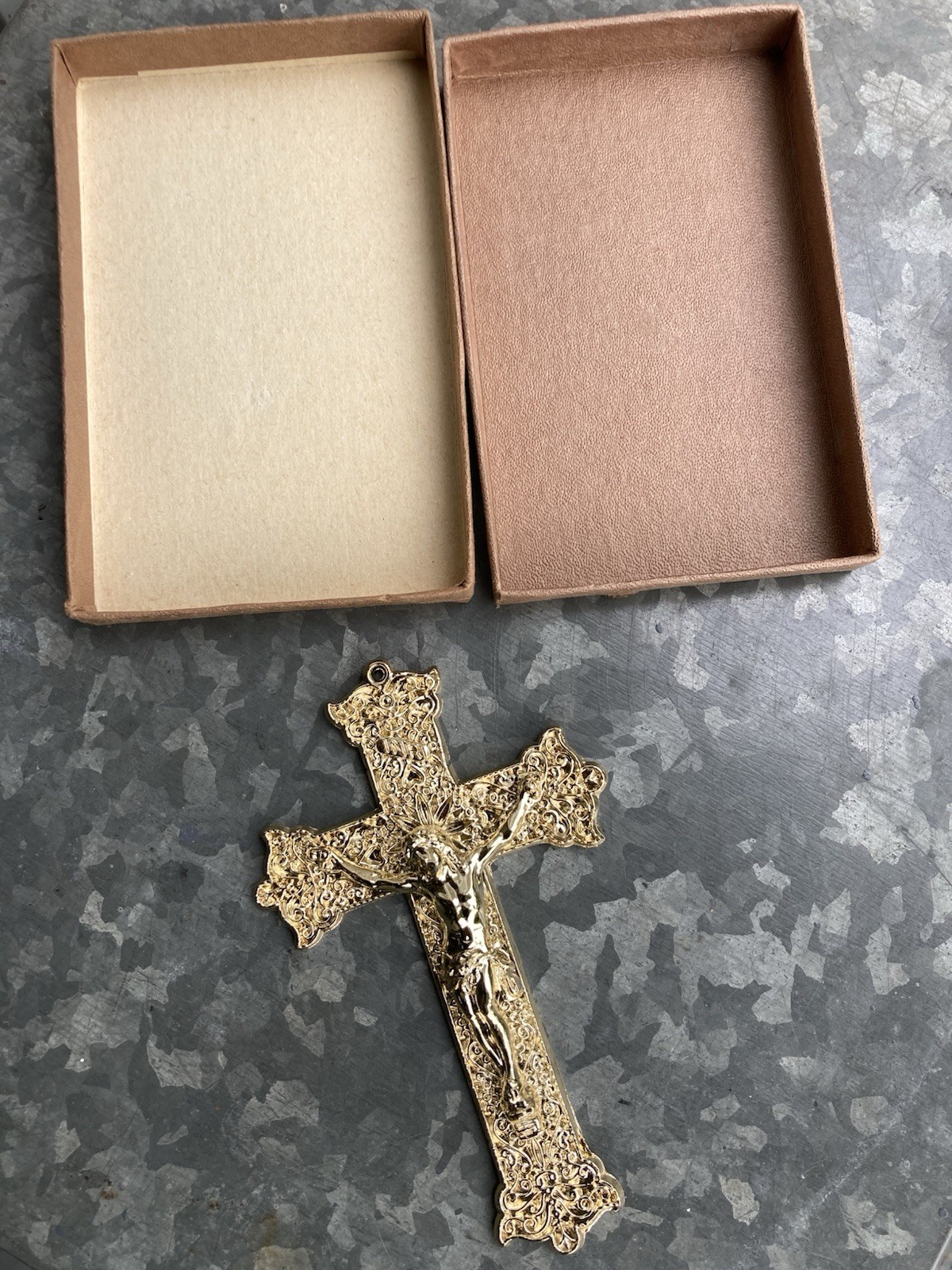 Vtg ULTRA RARE Gallo # 6650 Metal FUNERAL Crucifix With Original Box MINT Vtg ULTRA RARE Gallo # 6650 Metal FUNERAL Crucifix With Original Box MINT