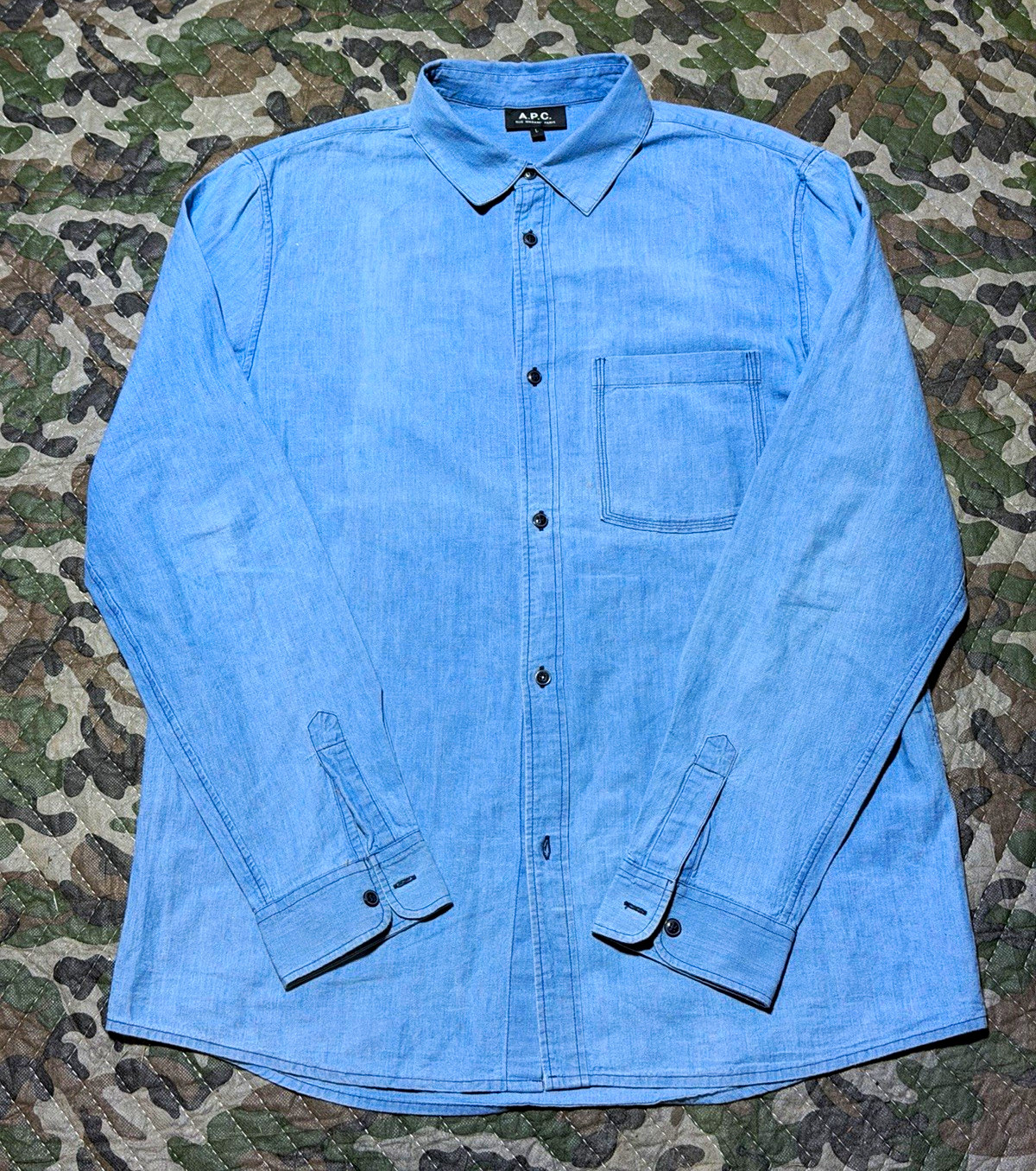 A.P.C. Men\'s L Blue Chambray Cotton Long Sleeve Button-Up Shirt Pockets