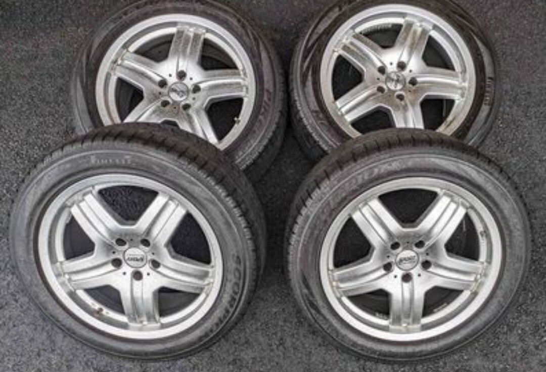 Excellent Condition Aluminum Rims and Pirelli Scorpion Ice & Snow Tires