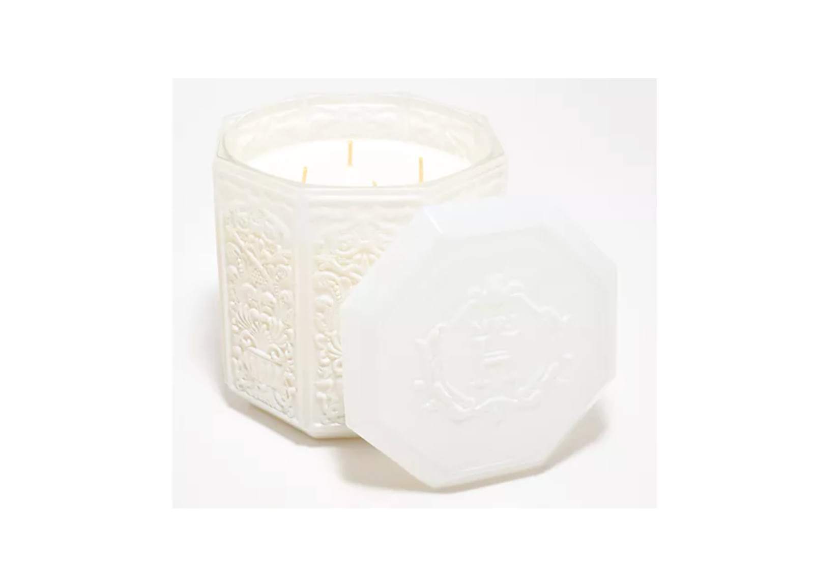 Mrs.H by Dee Hilfiger 50oz Peppermint Bark Glass Candle 10 pcs. Mrs.H by Dee Hilfiger 50oz Peppermint Bark Glass Candle 10 pcs.