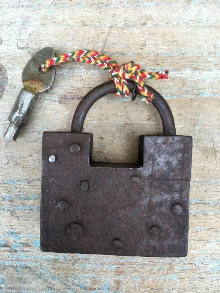 Vintage Old Rare Indian Rustic Iron Hand Forged Working Lock & Key Dust Safety