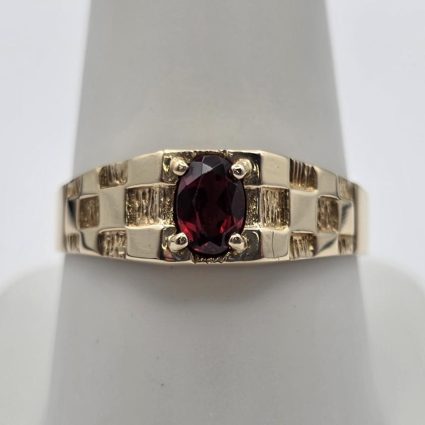 Men's VTG Michael Anthony 10K Yellow Gold Oval Garnet Checkerboard Ring Size 10