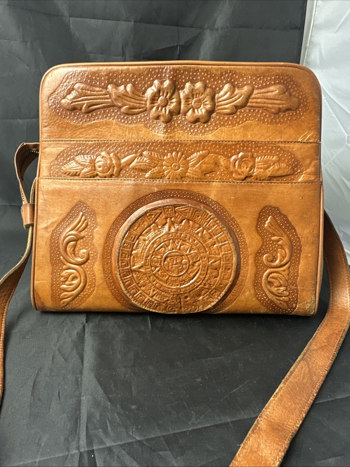 Avelar Vintage 70s Brown Hand Tooled Leather Purse Tons Of Pockets Shoulder Bag