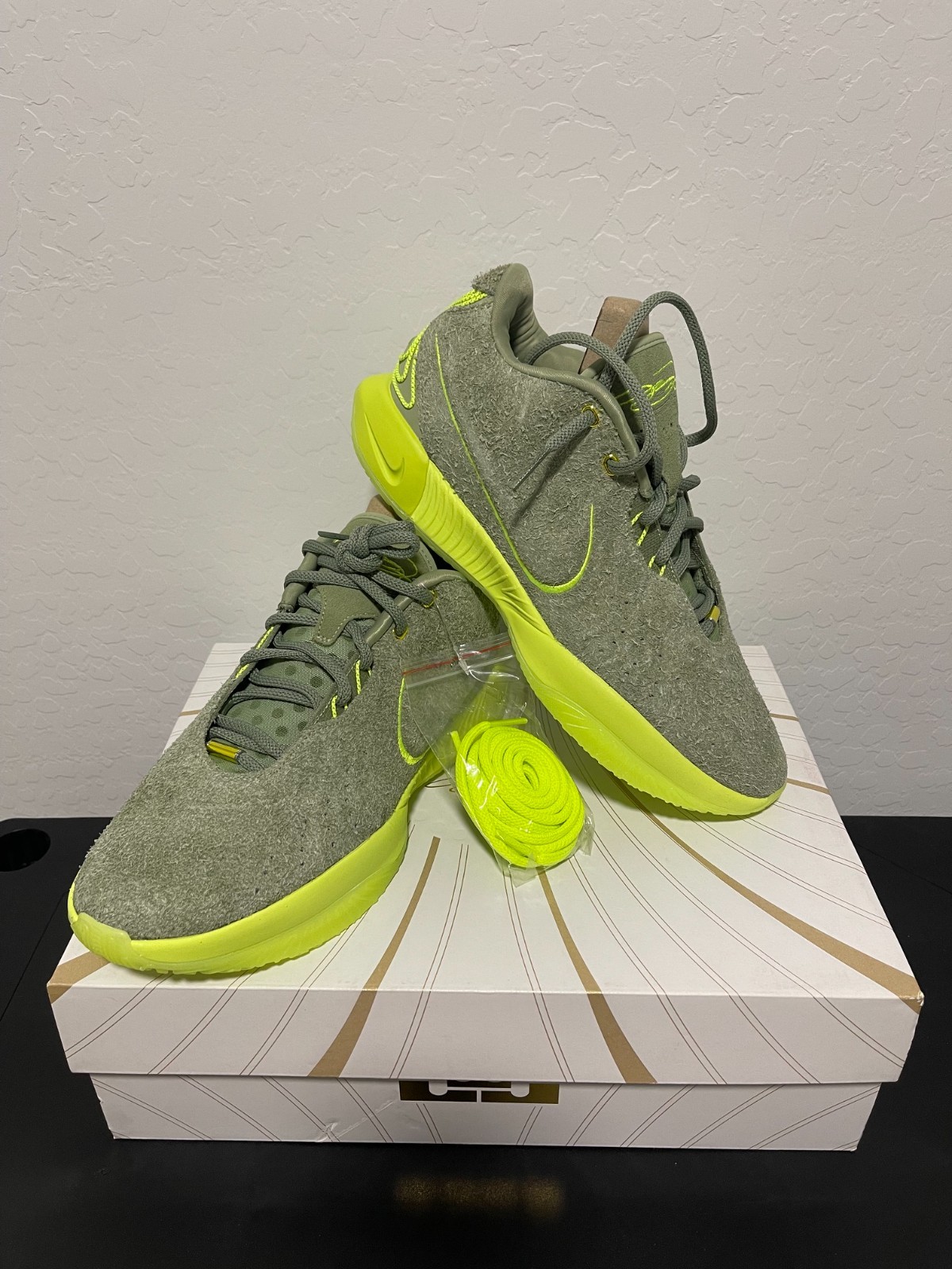 Nike LeBron 21 Algae Oil Green Volt Men’s Size 12 Basketball Shoes FV2345-302 DS