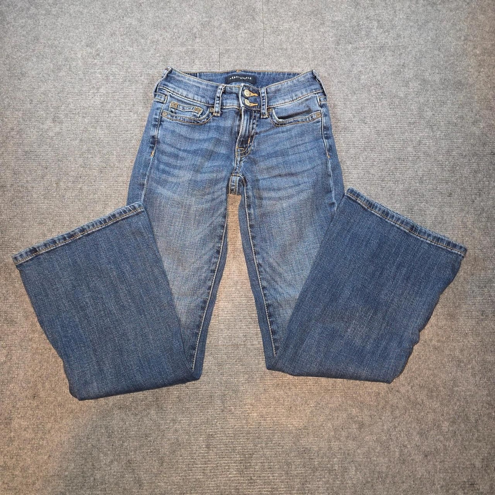 Aeropostale Women\'s Blue and Navy Jeans