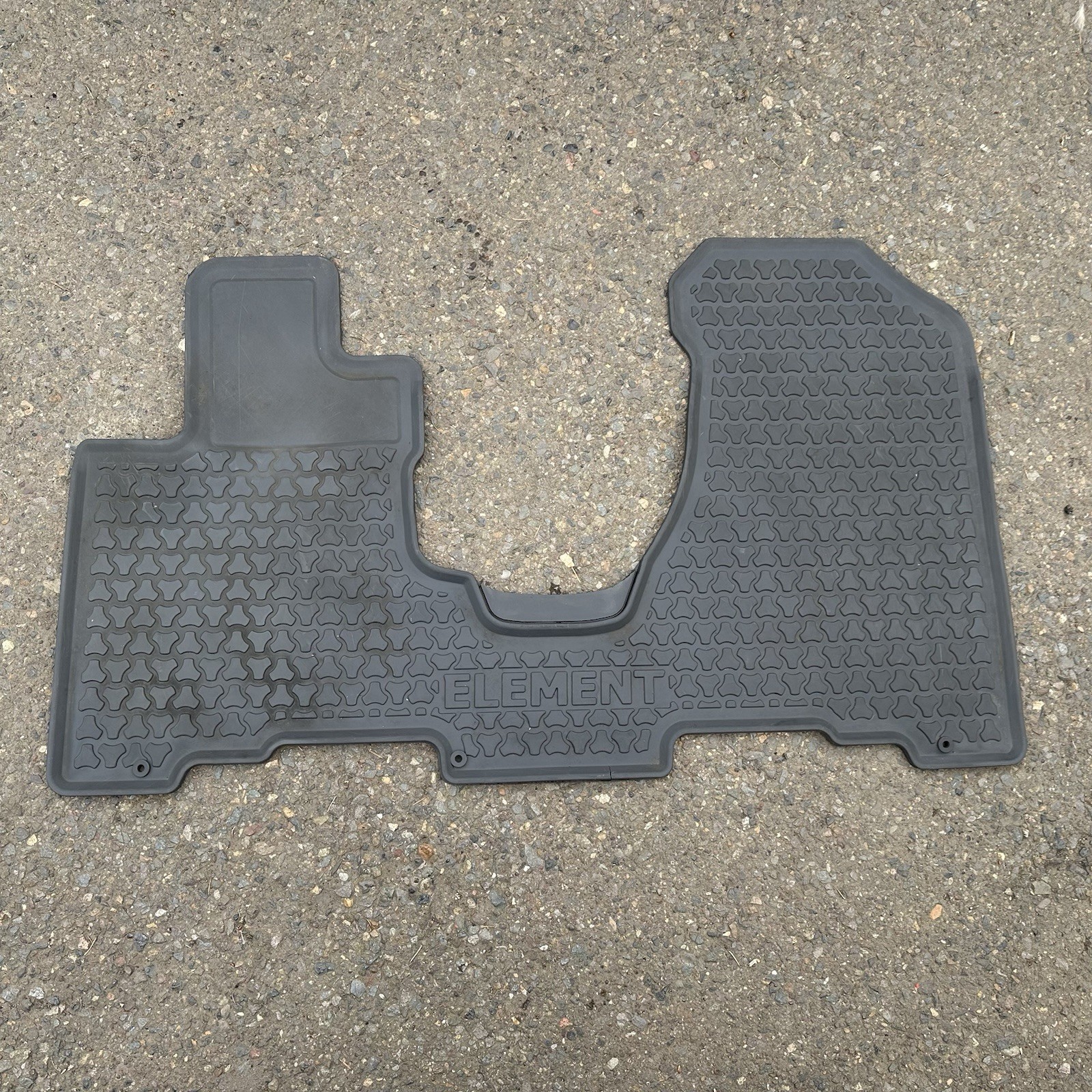 HONDA ELEMENT FRONT ROW ONE PIECE RUBBER FLOOR MAT STRIP GRAY OEM 2003-2008 HONDA ELEMENT FRONT ROW ONE PIECE RUBBER FLOOR MAT STRIP GRAY OEM 2003-2008