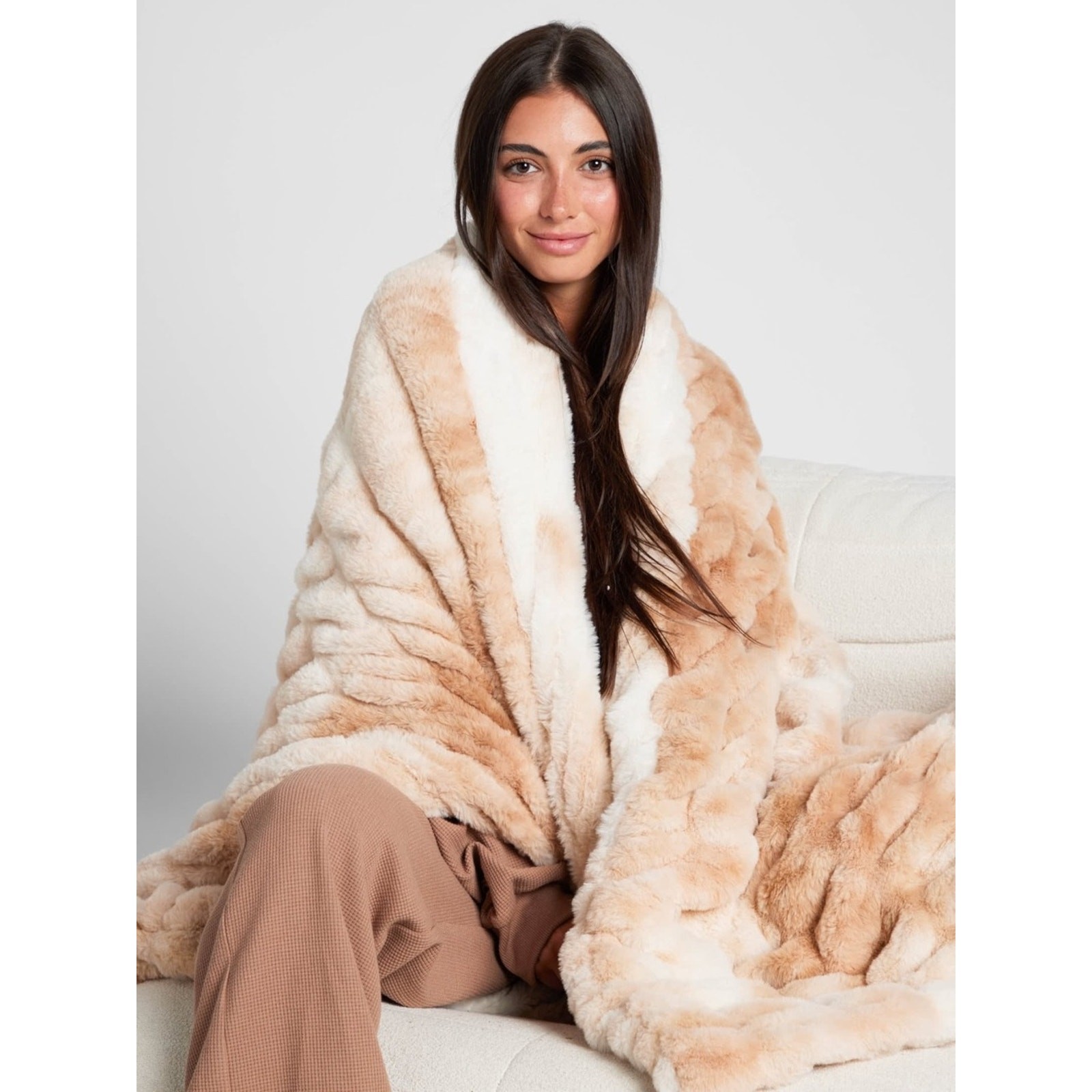 NEW Comfrt Dreamer Blanket in Cappuccino Soft Faux Fur Throw 50x60 Medium