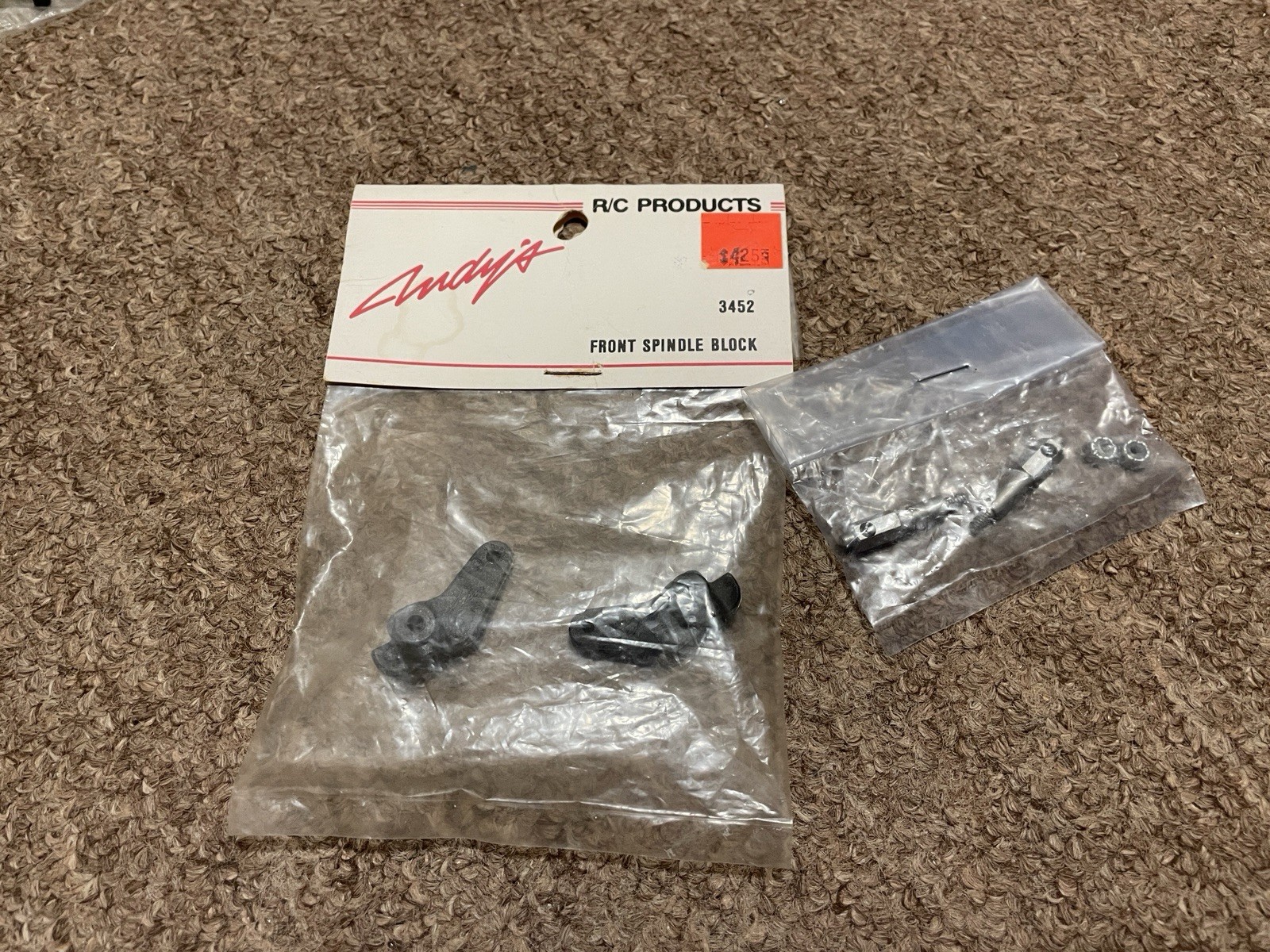 Vintage Andy’s 3452 Team Associated RC10 Front Spindle Blocks & 6218 Inline Axle