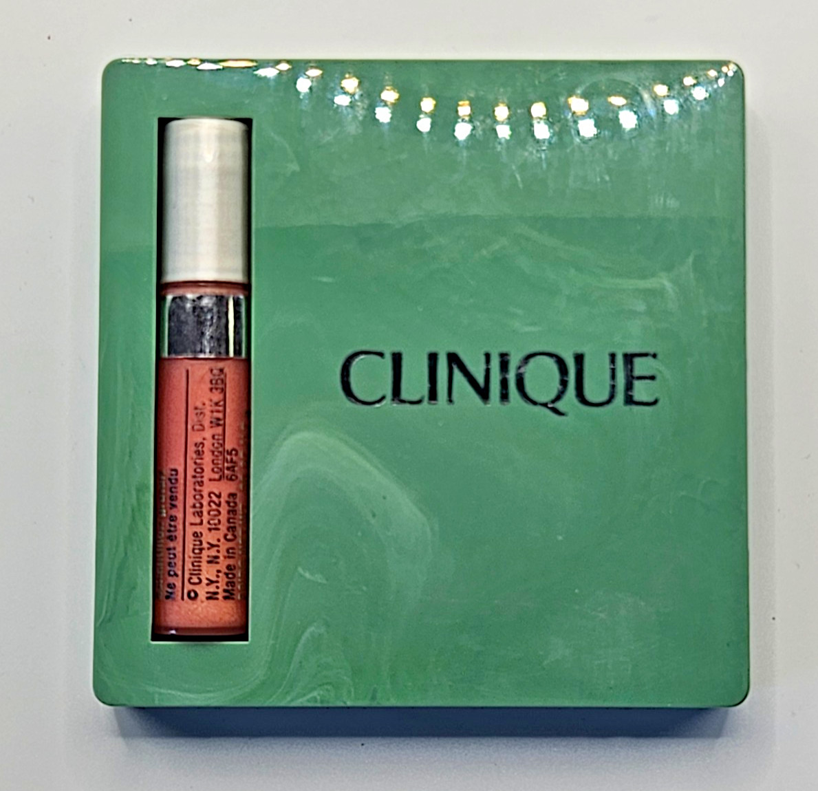 Clinique Eye Shadow Lovey Dovey Foxey New Clover Blusher and Air Kiss Gloss New Clinique Eye Shadow Lovey Dovey Foxey New Clover Blusher and Air Kiss Gloss New