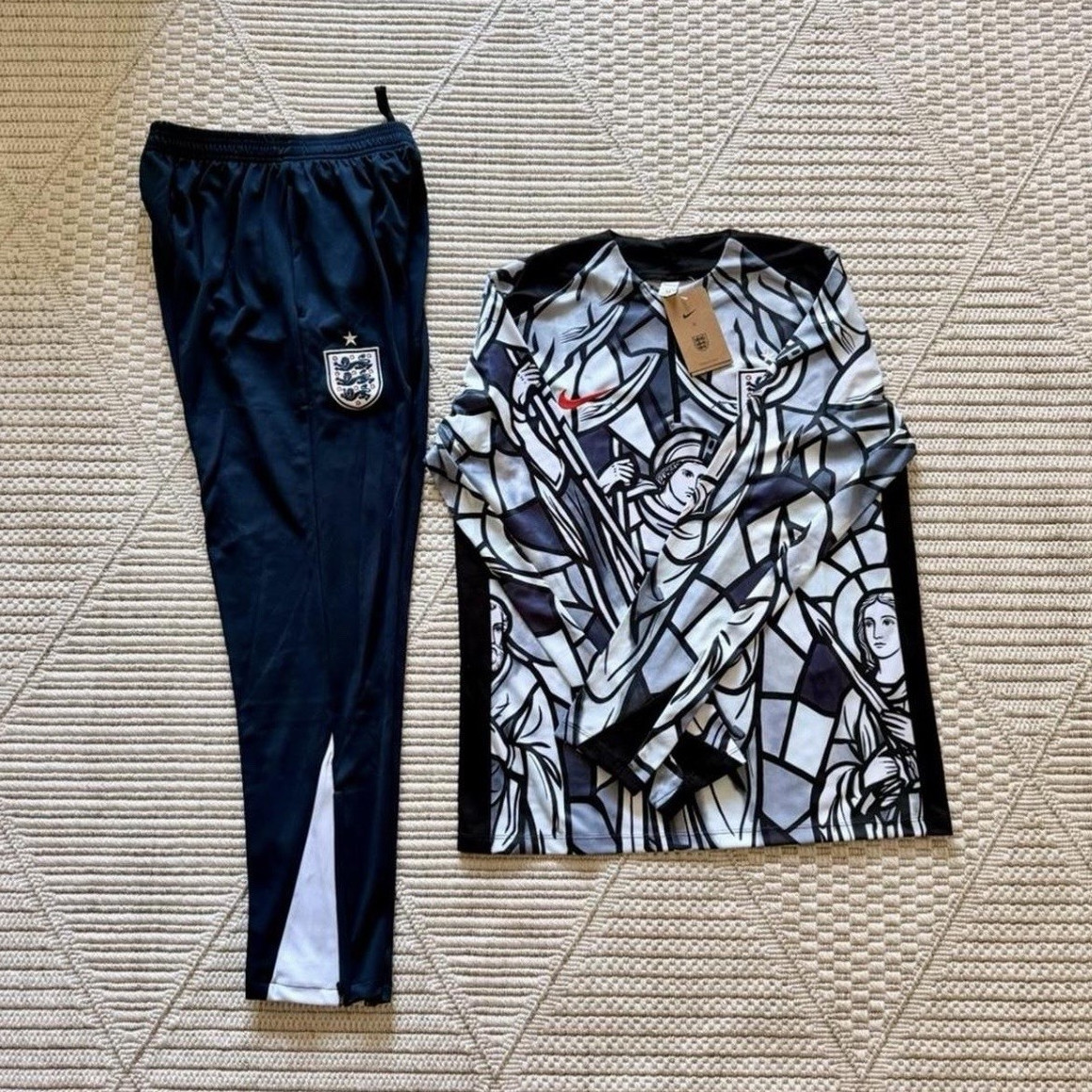 Nike England Navy/White/Black 2-Piece Soccer Training Set Men’s M