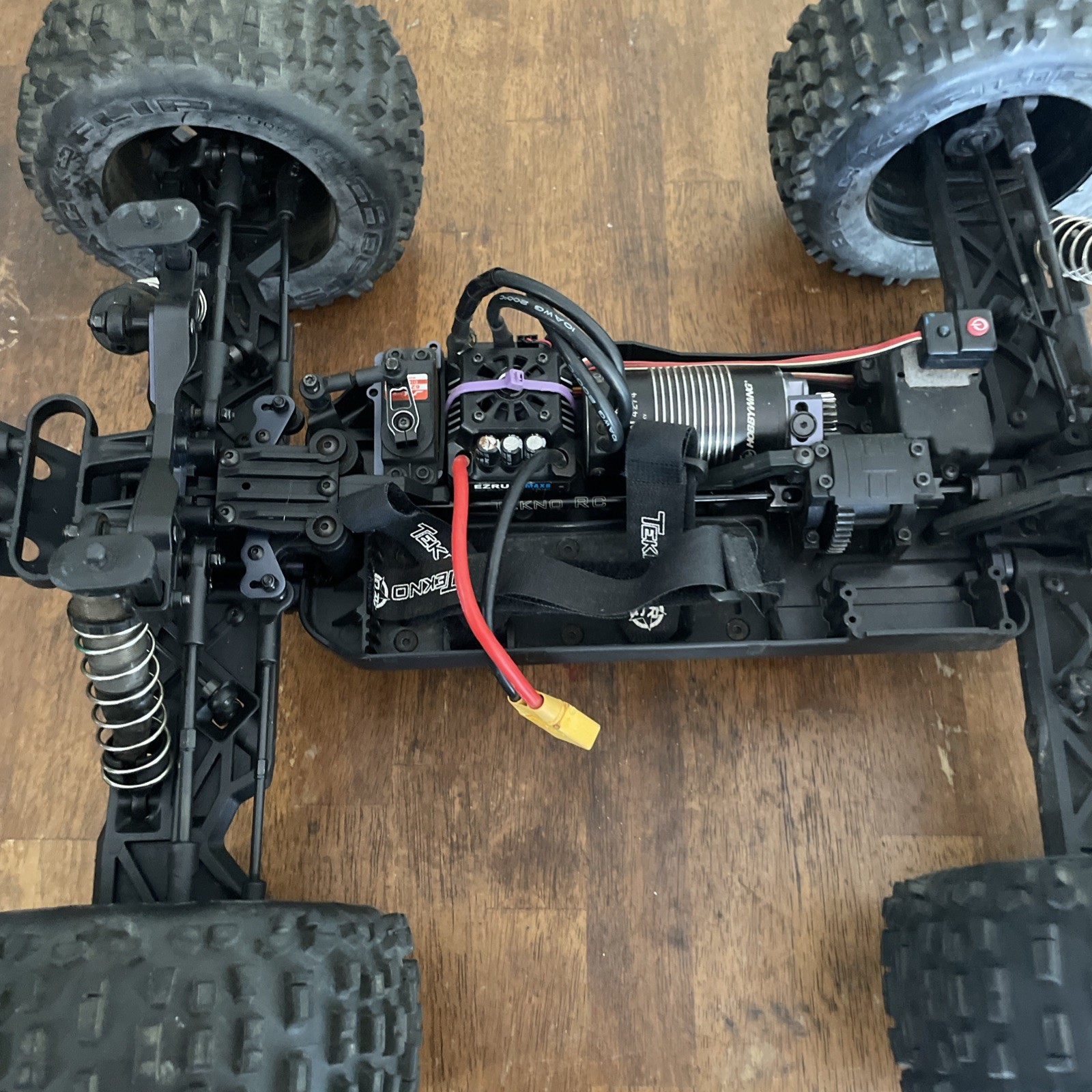 Tekno MT410 V1 Original Owner with HW Max 8 2200 kv Tekno MT410 V1 Original Owner with HW Max 8 2200 kv