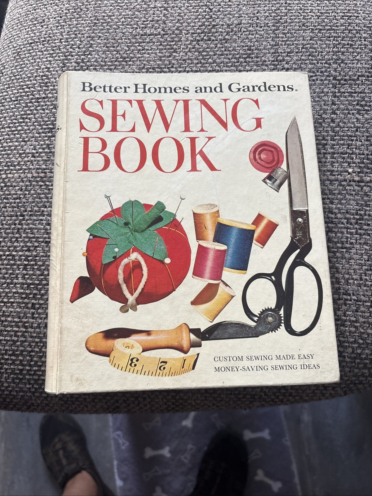 Vintage 1974 Better Homes & Gardens Sewing Book 5-Ring Binder Illustrated Vintage 1974 Better Homes & Gardens Sewing Book 5-Ring Binder Illustrated