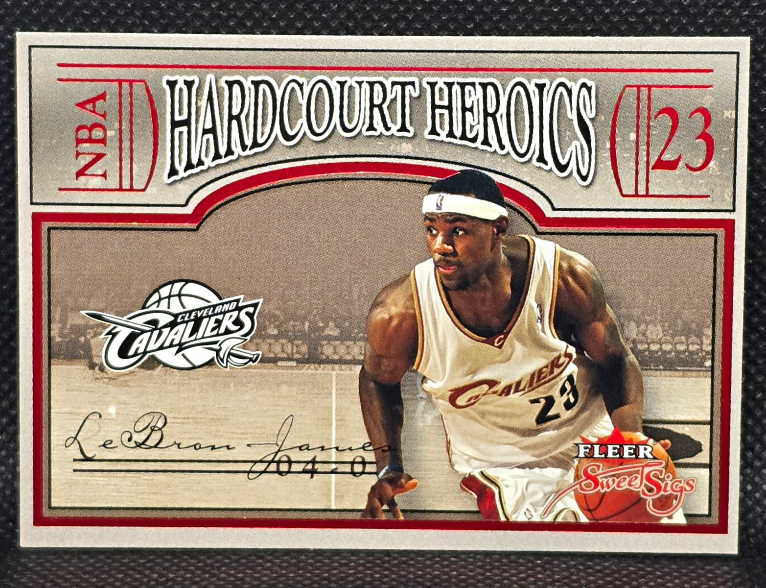 LeBron James 2004-05 Fleer Sweet Sigs Hardcourt Heroics #23 - Cavaliers LeBron James 2004-05 Fleer Sweet Sigs Hardcourt Heroics #23 - Cavaliers