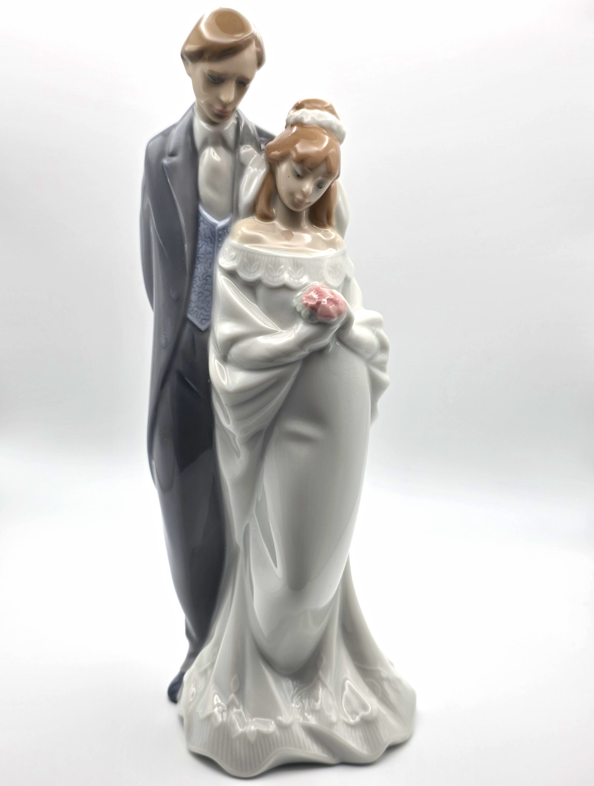 NAO by Lladró Love Always Porcelain Bride & Groom Figurine Spain 8\