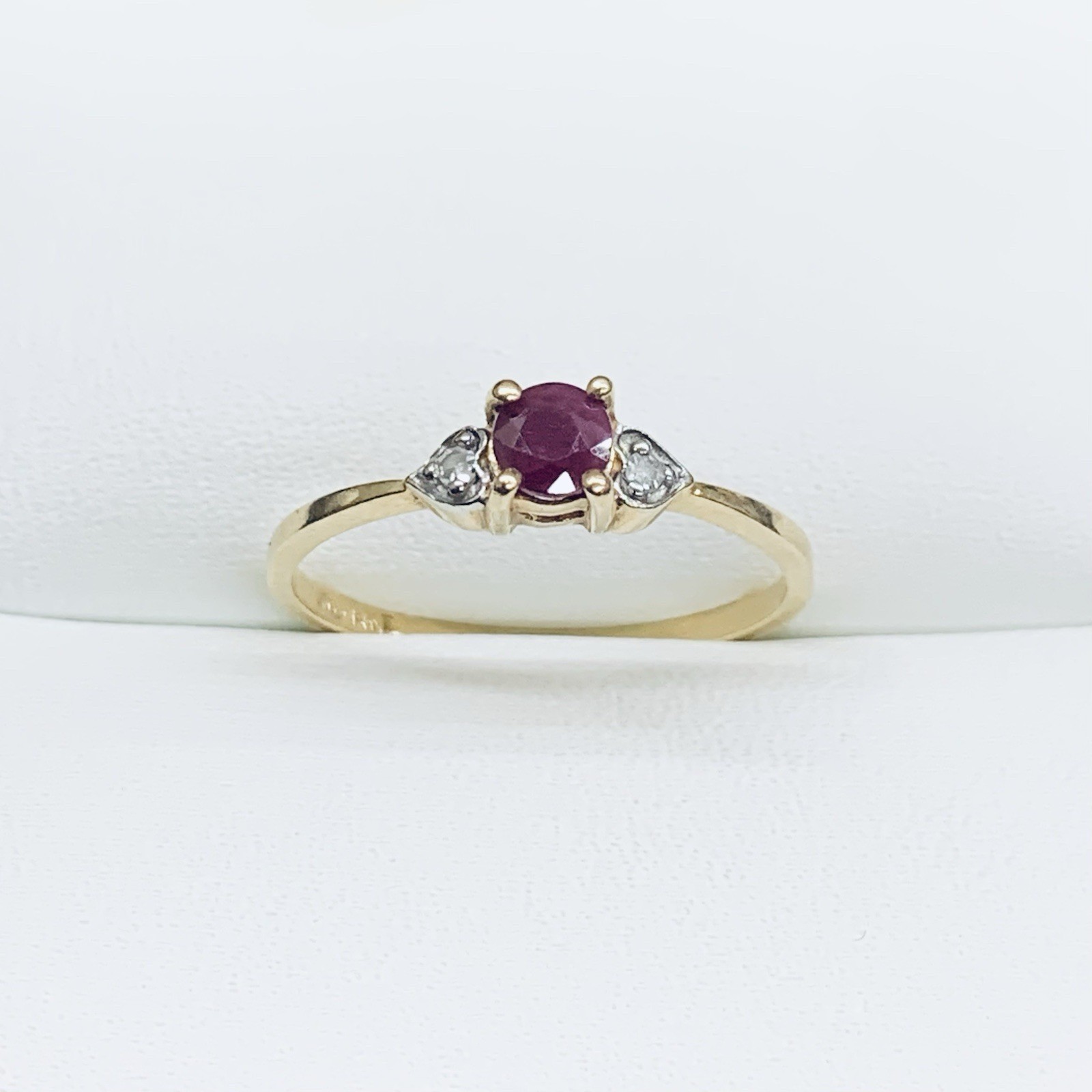 Vintage 0.20 Ct 14k Yellow Gold Round Cut Natural Ruby & Diamond Ring Size 6.5