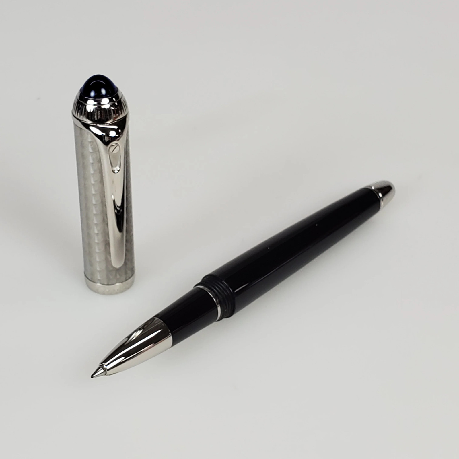 Cartier Roadster Circular Graine Decor Palladium Roller Ball Pen (ST240016)