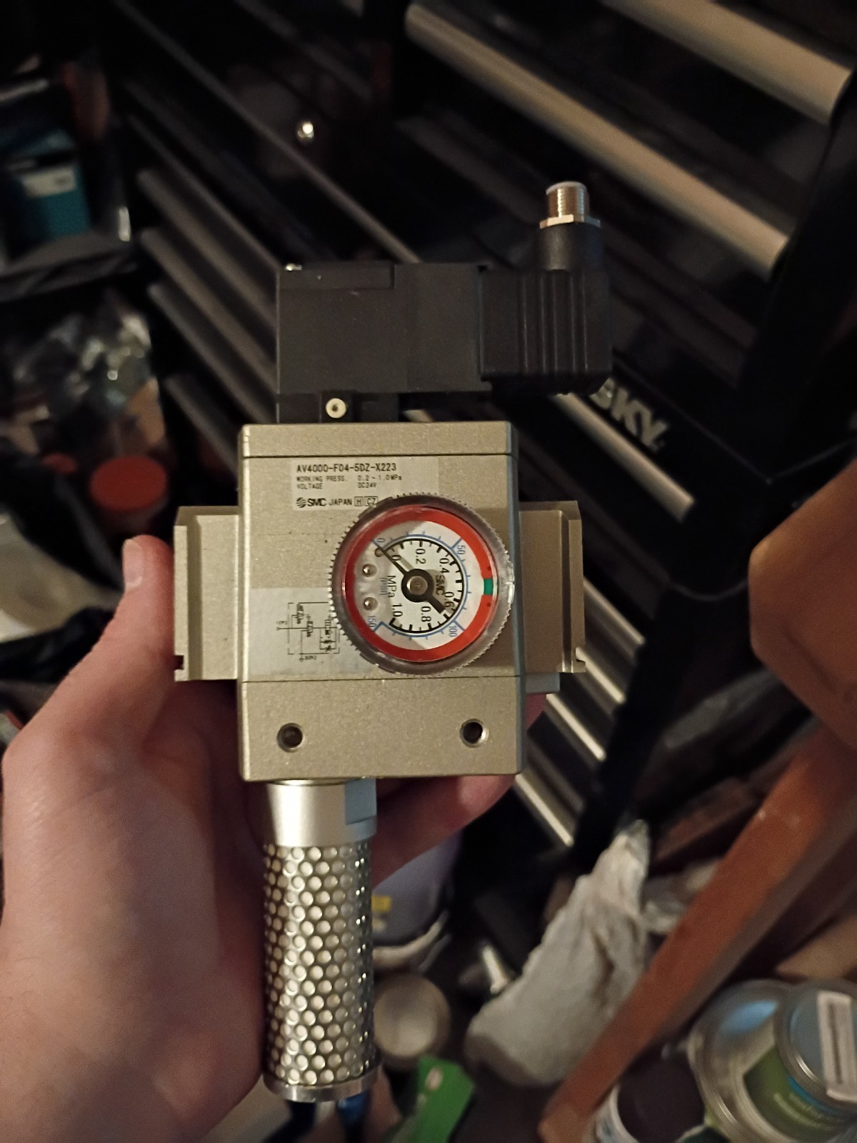 SMC PNEUMATICS AV4000-F04-5DZ-X223 PNEUMATIC VALVE