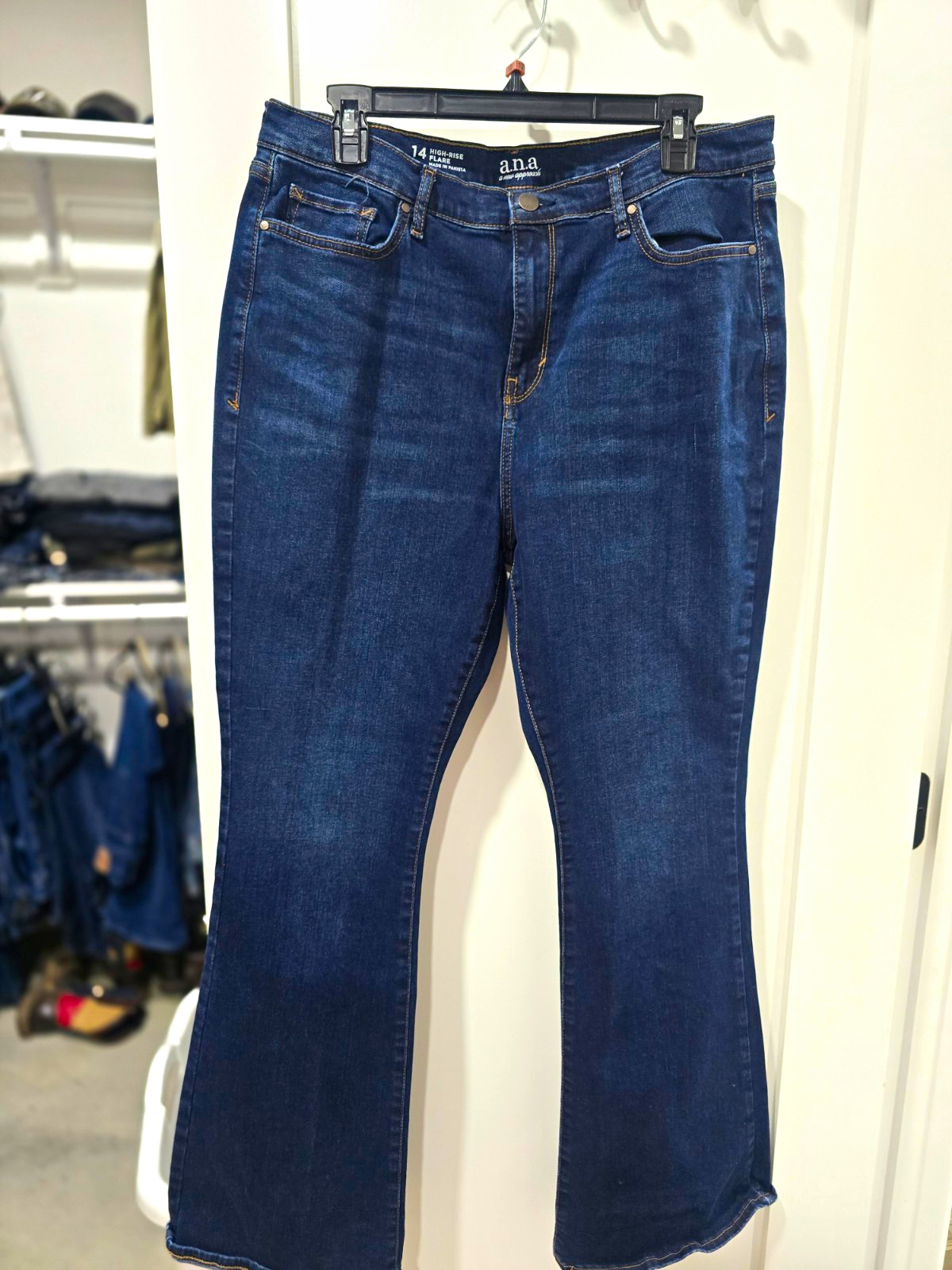 ✨a.n.a. A New Approach Women’s High-Rise Flare Jeans – Size 14 ✨
