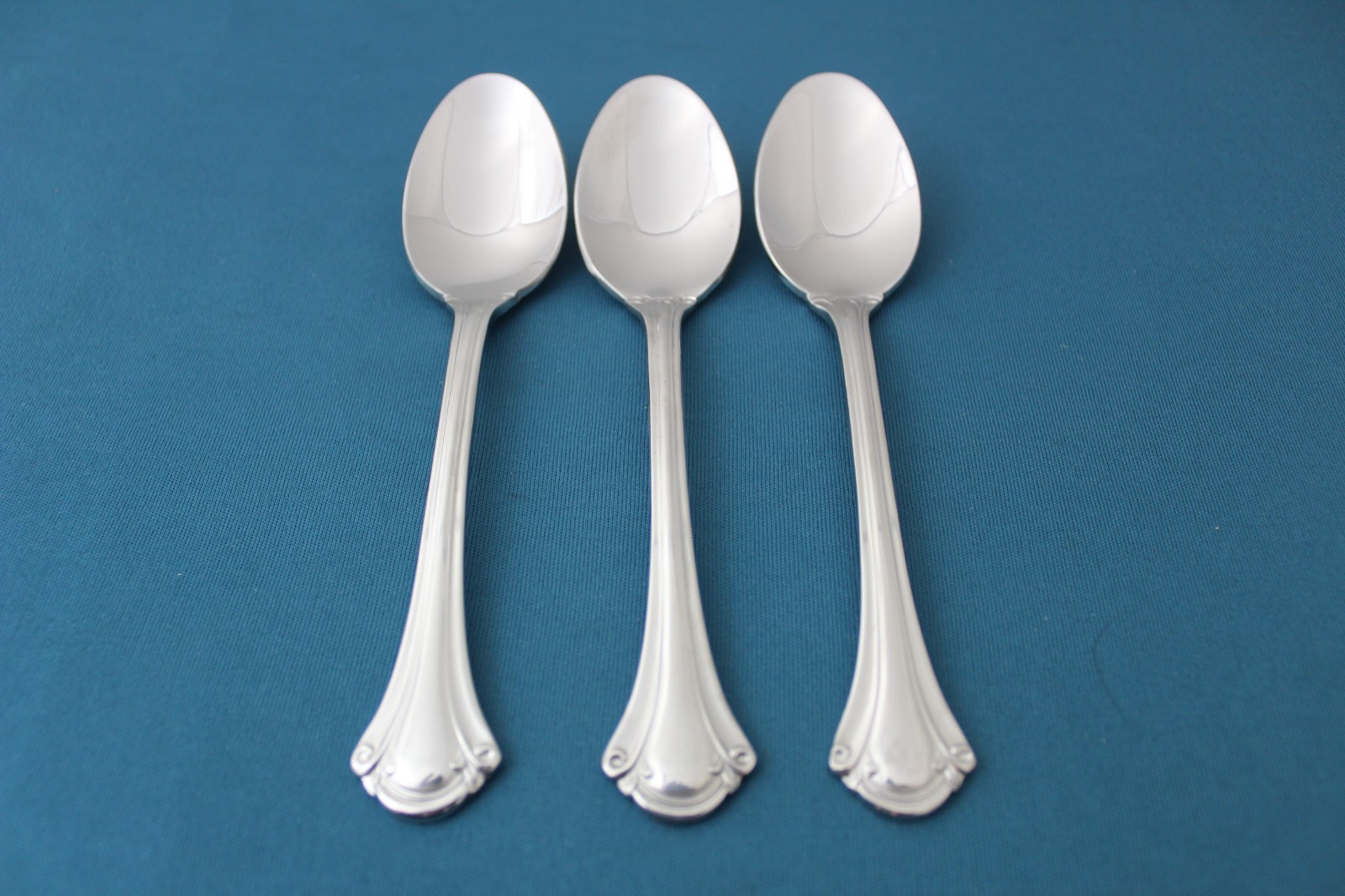 Wallace RESPLENDENCE Teaspoons (Set of 3) 18/10 Indonesia LIGHT USE 6 1/4\ Wallace RESPLENDENCE Teaspoons (Set of 3) 18/10 Indonesia LIGHT USE 6 1/4\