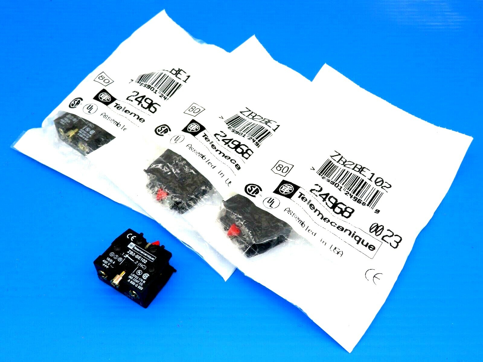 NEW LOT OF 4 TELEMECANIQUE ZB2-BE102 CONTACT BLOCK  24968 ZB2BE102