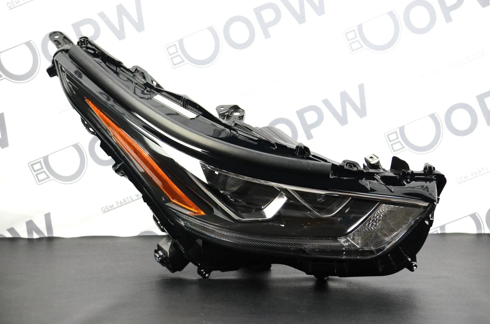 Perfect 2021-2026 Toyota Highlander LED Headlight w/ LED DRL w/o AFS Right OEM Perfect 2021-2026 Toyota Highlander LED Headlight w/ LED DRL w/o AFS Right OEM