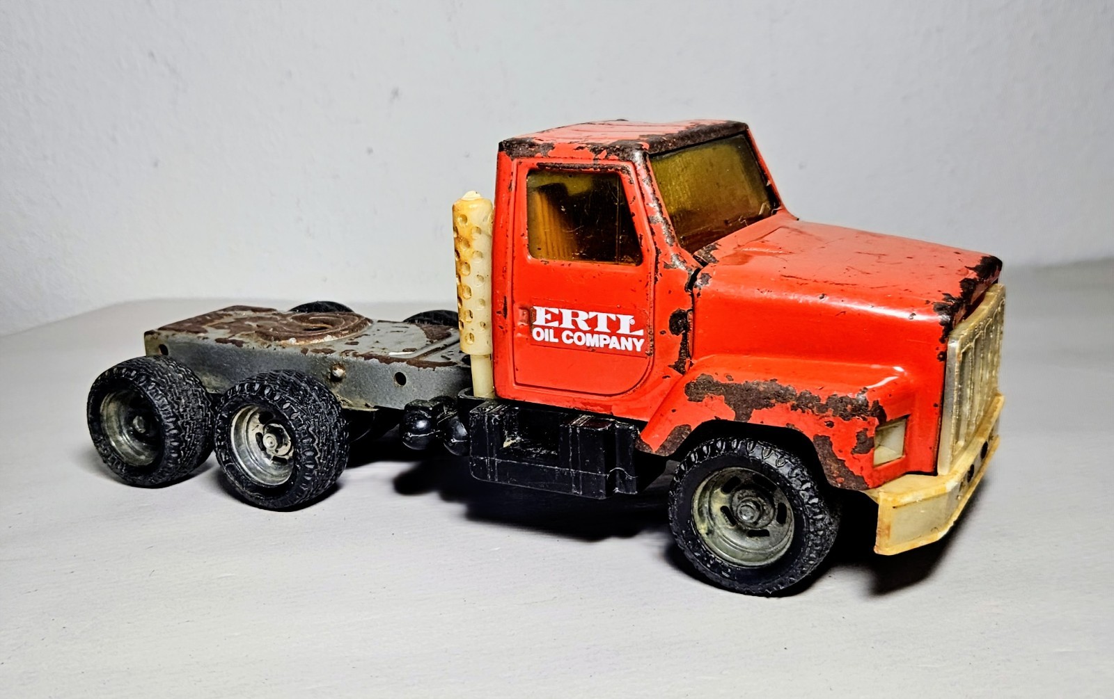 Vintage ERTL Oil Company Semi-Truck Cab Pressed Steel Plastic #3605 1970s Vintage ERTL Oil Company Semi-Truck Cab Pressed Steel Plastic #3605 1970s