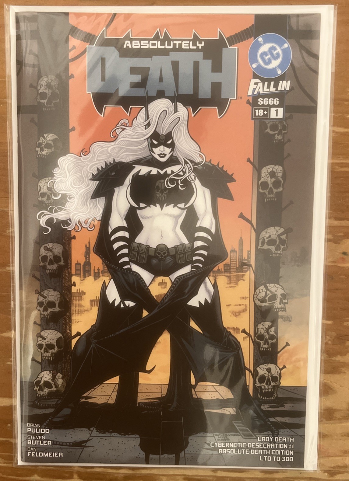Lady Death Cybernetic Desecration #1 Absolute Batman Trade Dress SDCC LTD 300 Lady Death Cybernetic Desecration #1 Absolute Batman Trade Dress SDCC LTD 300