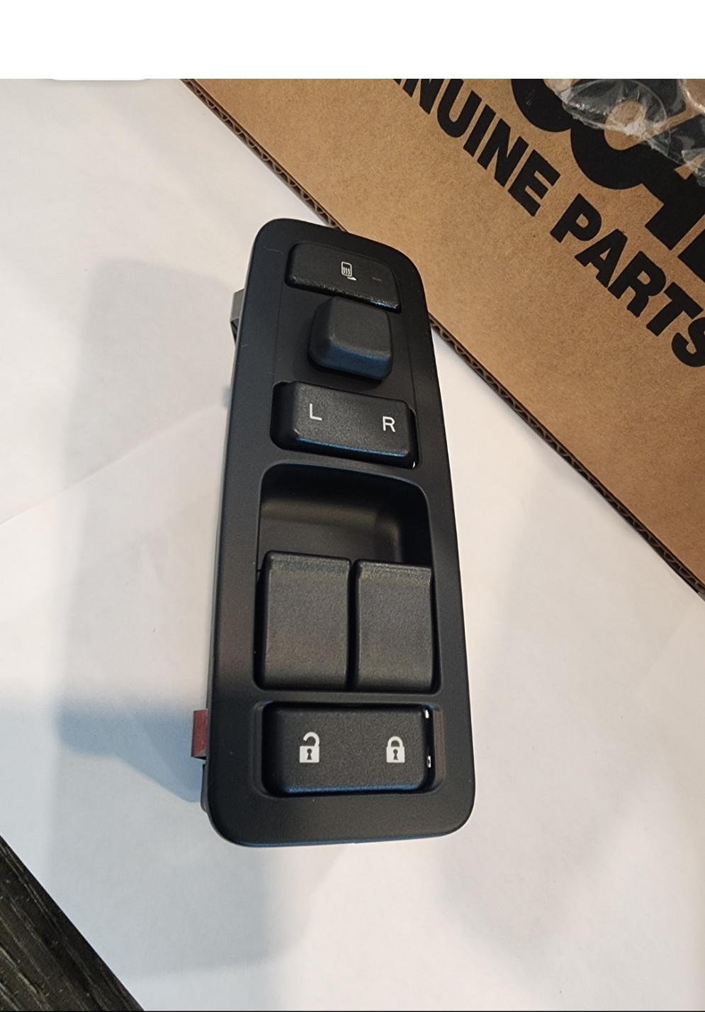 OEM Kenworth T880 T680 W990 & Peterbilt 579 567 589 driver side window switch