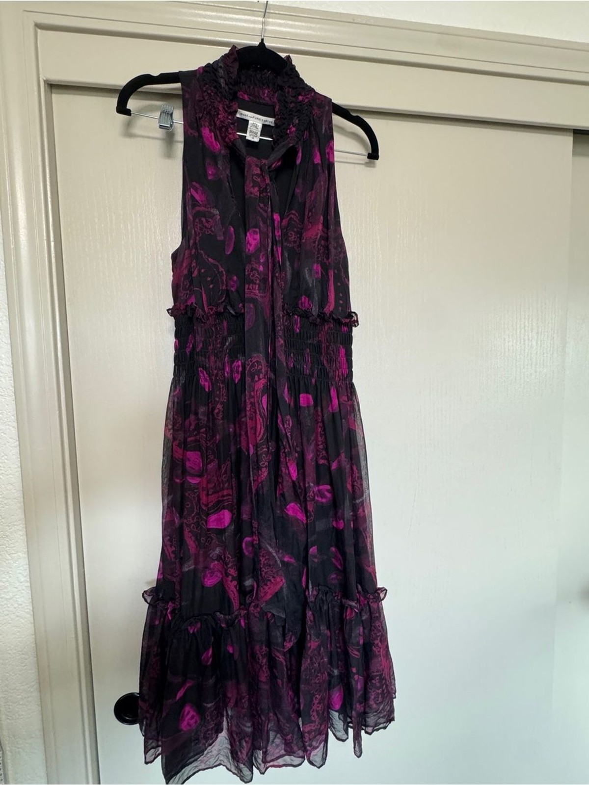 Diane Von Furstenberg Black & Magenta patterb Sleeveless Midi Dress Diane Von Furstenberg Black & Magenta patterb Sleeveless Midi Dress