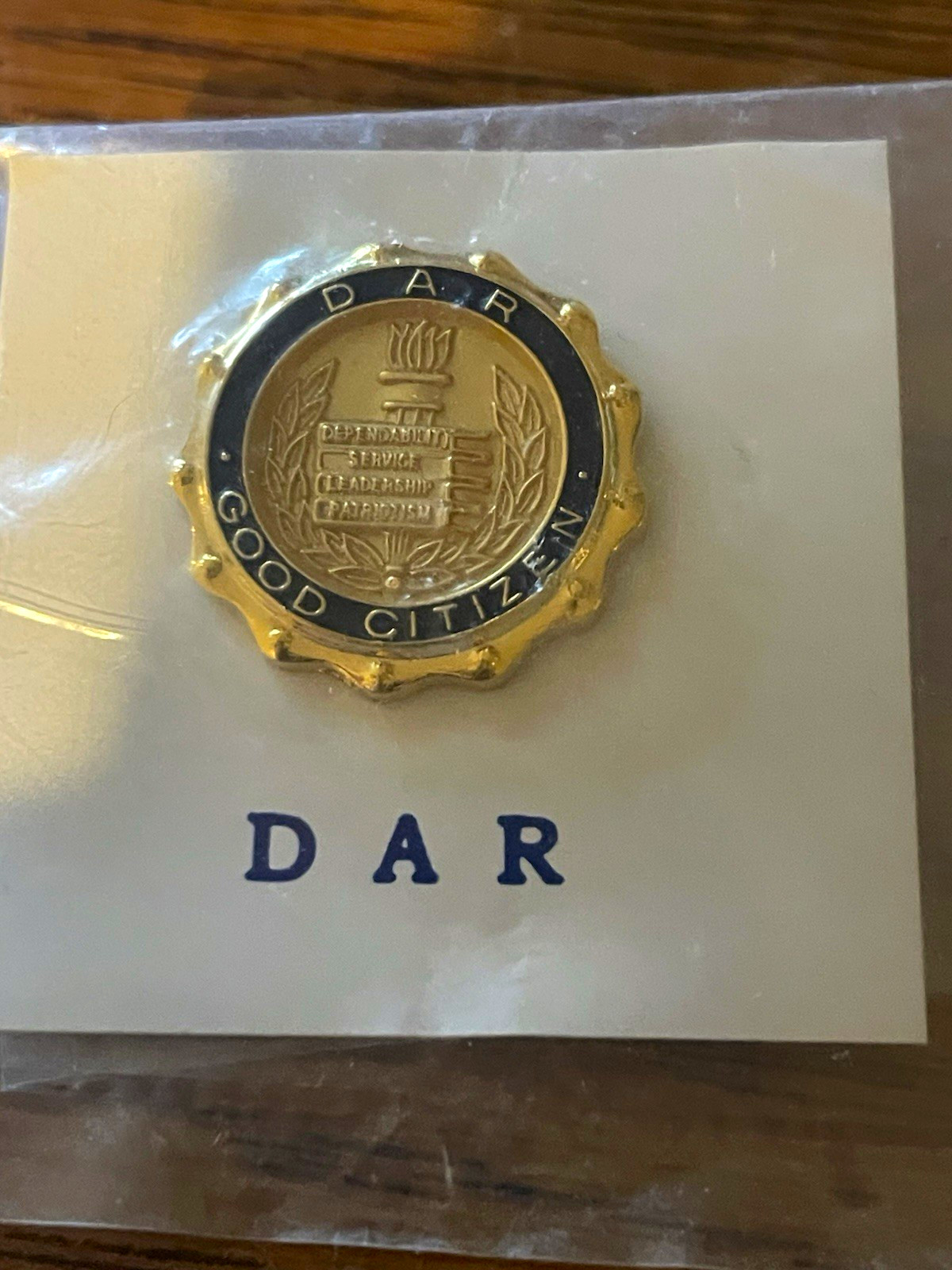 DAR Daughters of the American Revolution Good Citizen Pinback Lapel Pin DAR Daughters of the American Revolution Good Citizen Pinback Lapel Pin