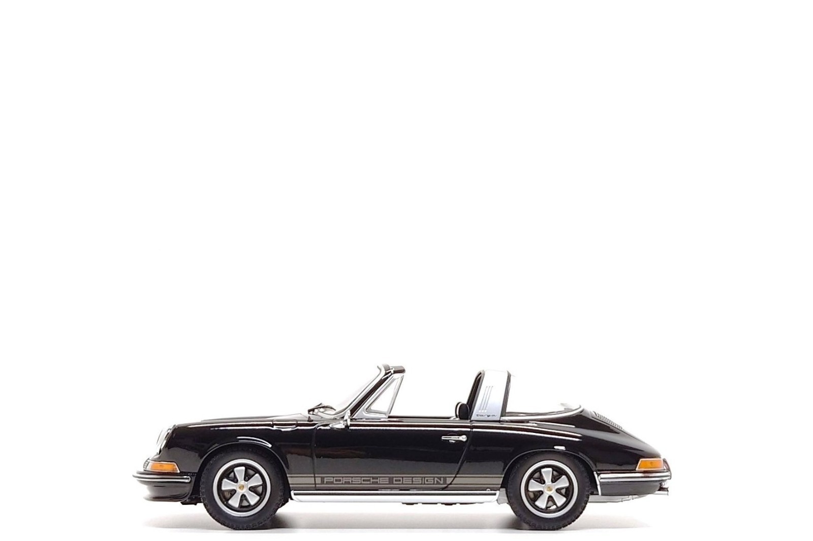 Spark 1:18 Porsche 911 S 2.4 Targa - 50 Jahre Porsche Design (Dealer Edition) Spark 1:18 Porsche 911 S 2.4 Targa - 50 Jahre Porsche Design (Dealer Edition)