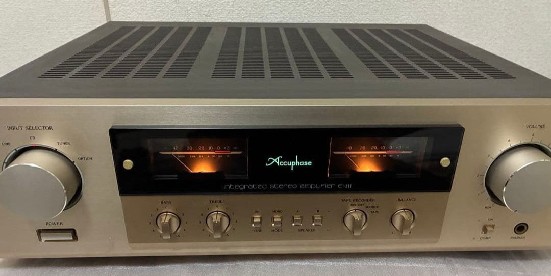 Accuphase E-211 Integrated Stereo Amplifier High-End Audio Working Used Japan