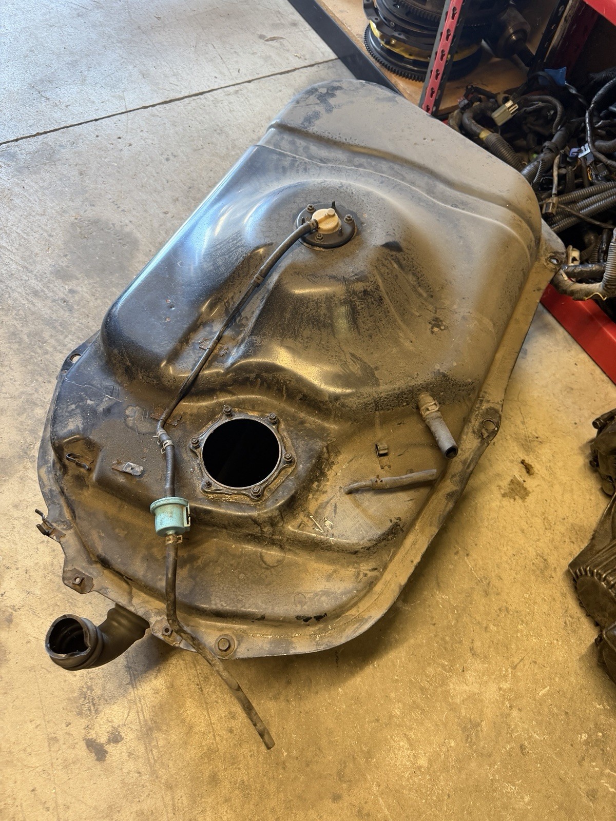 91-99 Mitsubishi 3000GT Stealth Fuel Tank Gas Tank Good Inside ALL STUDS INTACT