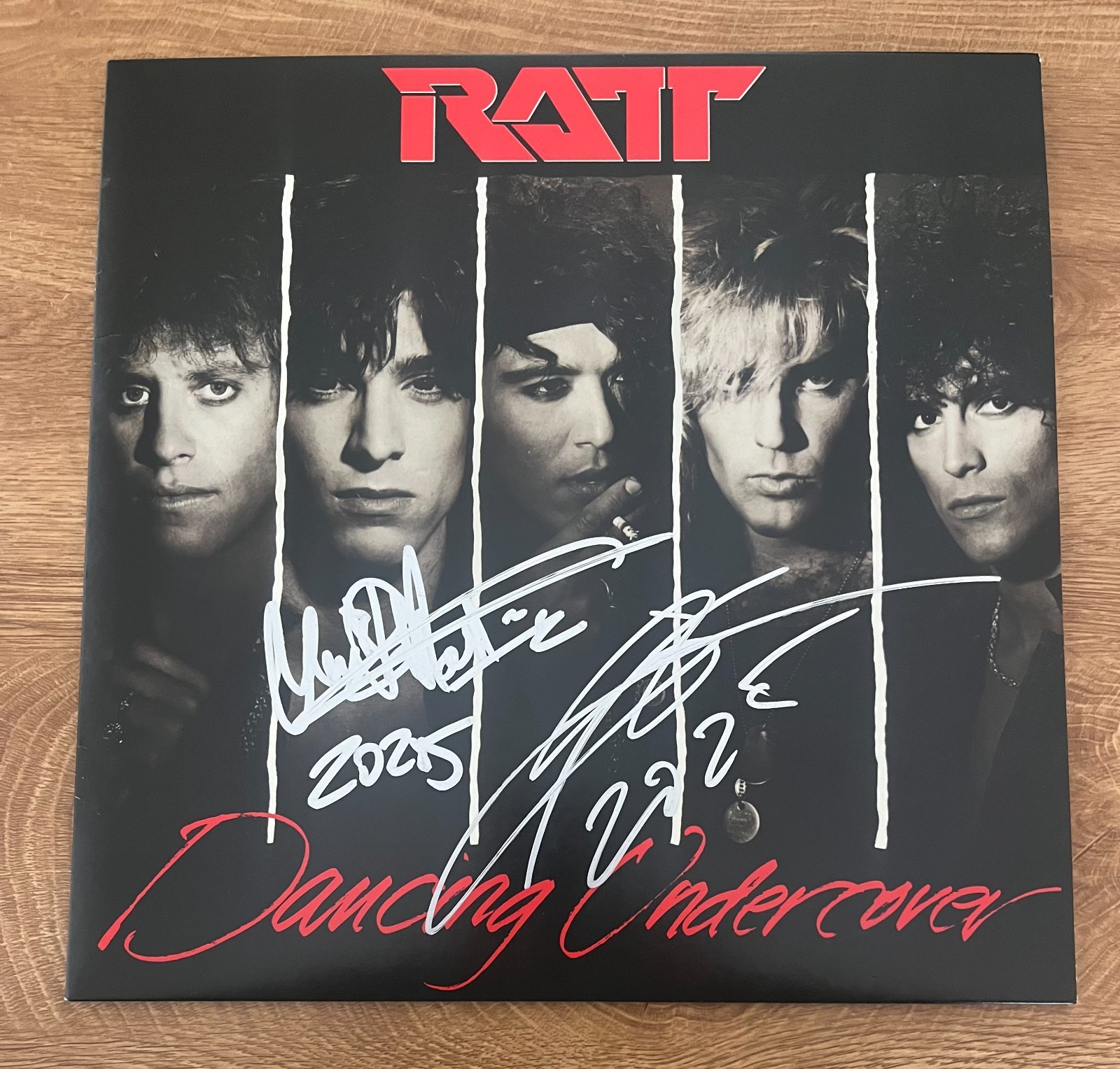 * RATT * signed album * DANCING UNDERCOVER * STEPHEN PEARCY & WARREN * COA