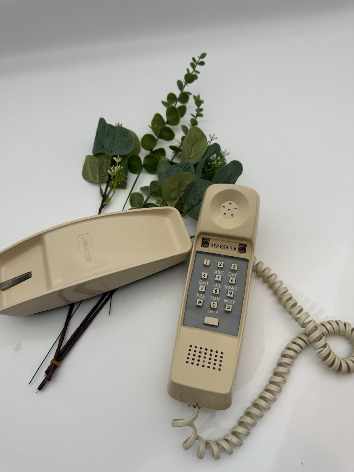 Vintage 1979 GTE Automatic Electric Styleline Touch Tone Phone Beige Ivory Retro Vintage 1979 GTE Automatic Electric Styleline Touch Tone Phone Beige Ivory Retro