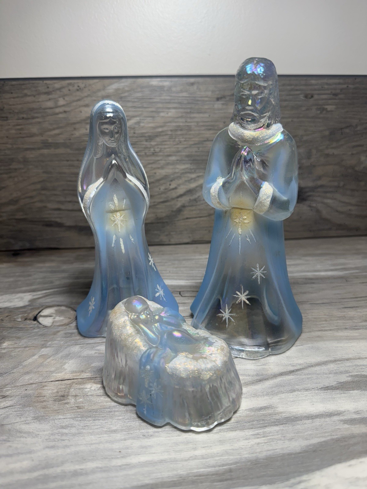 Fenton 3 Piece Holy Family Iridescent Blue Nativity Excellent Condition