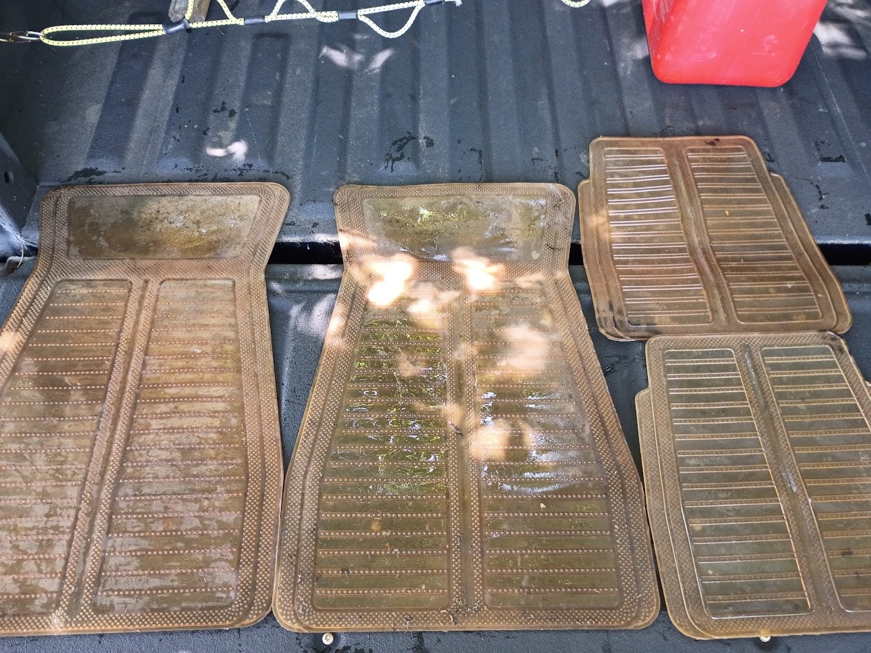 VINTAGE 1950/60'S VINYL FLOOR MATS