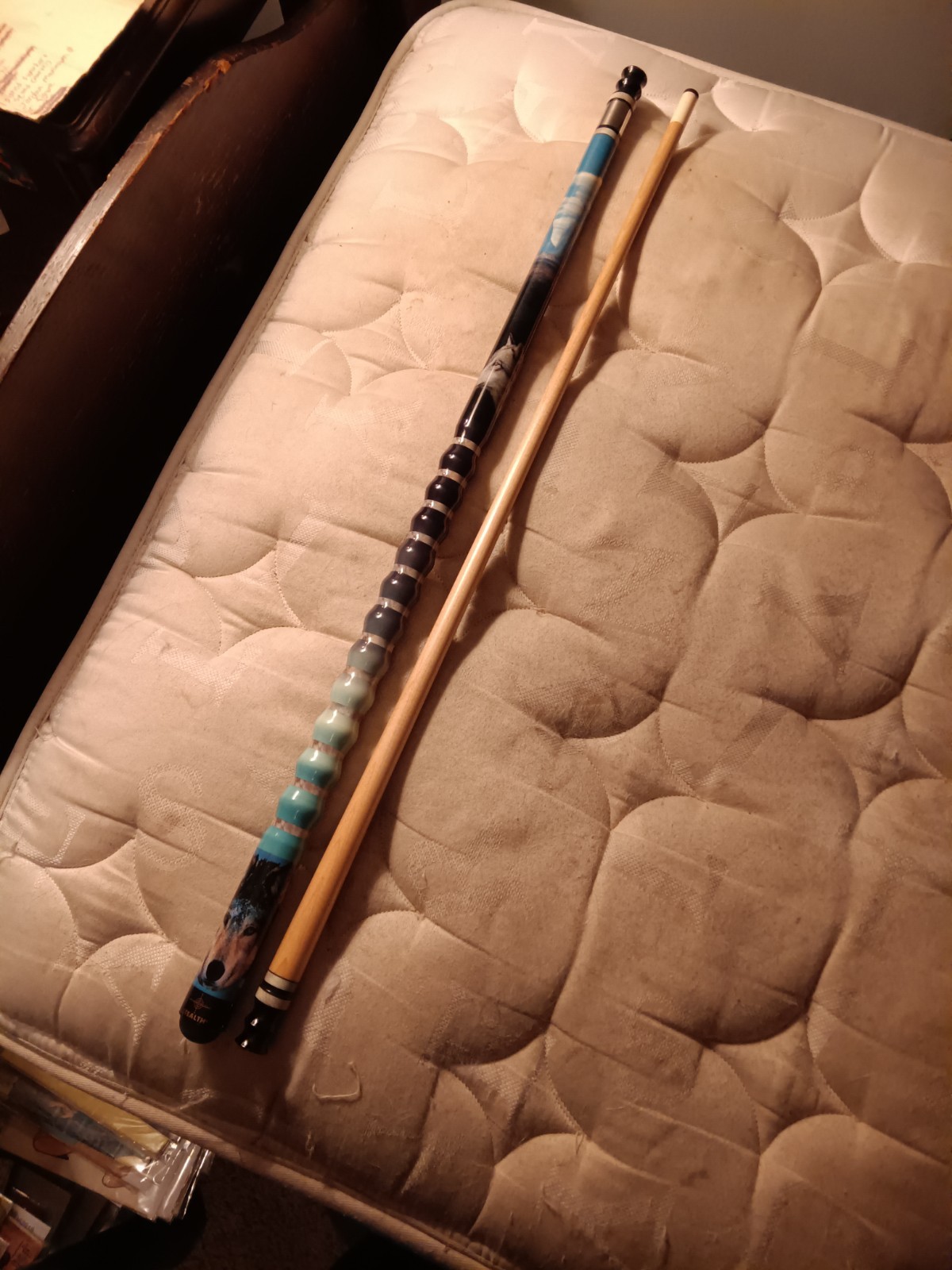 pool cue very pretty design of wolves and a unique 1 of a kind handle pool cue very pretty design of wolves and a unique 1 of a kind handle