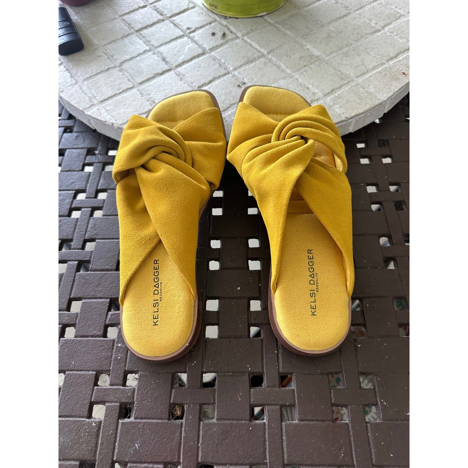 Kelsi Dagger Brooklyn Mustard Yellow Suede Knot Slide Sandals Women 8.5