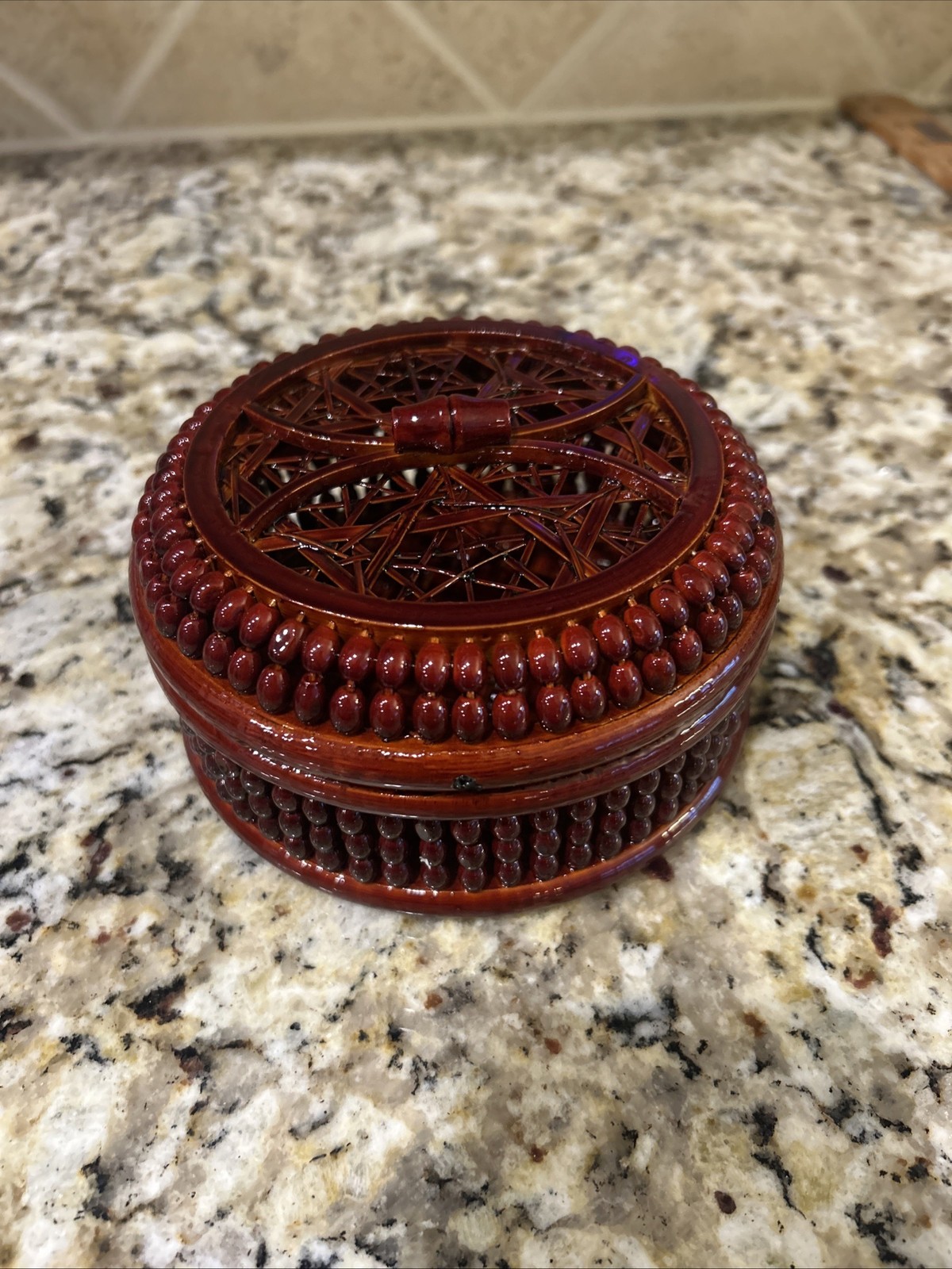 Vintage Red Tone Lacquered Bamboo Tea Basket Trinket Box Vintage Red Tone Lacquered Bamboo Tea Basket Trinket Box