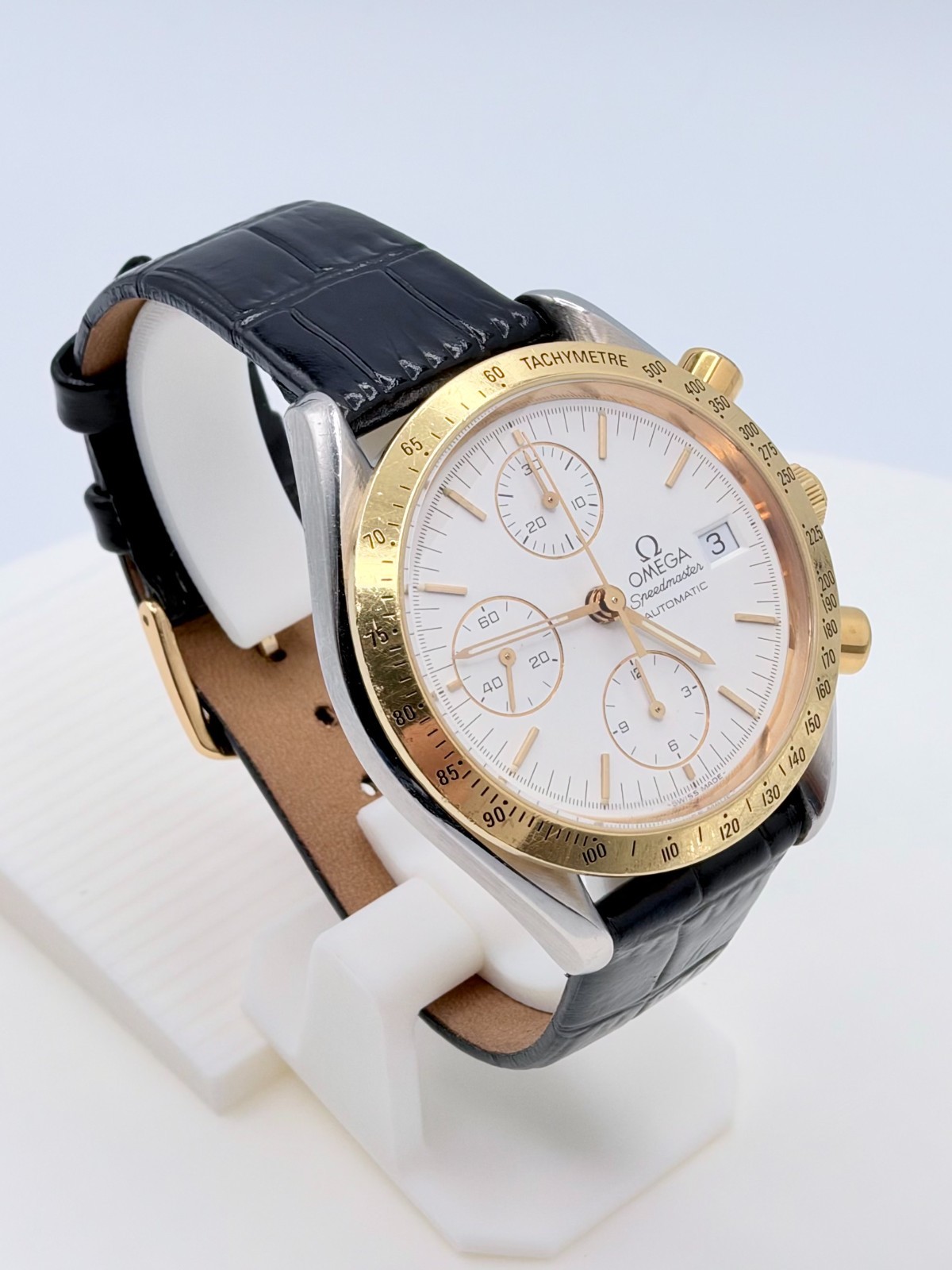 Omega Speedmaster Reduced 3311.20.00 – Solid 18k Gold – Recently Serviced