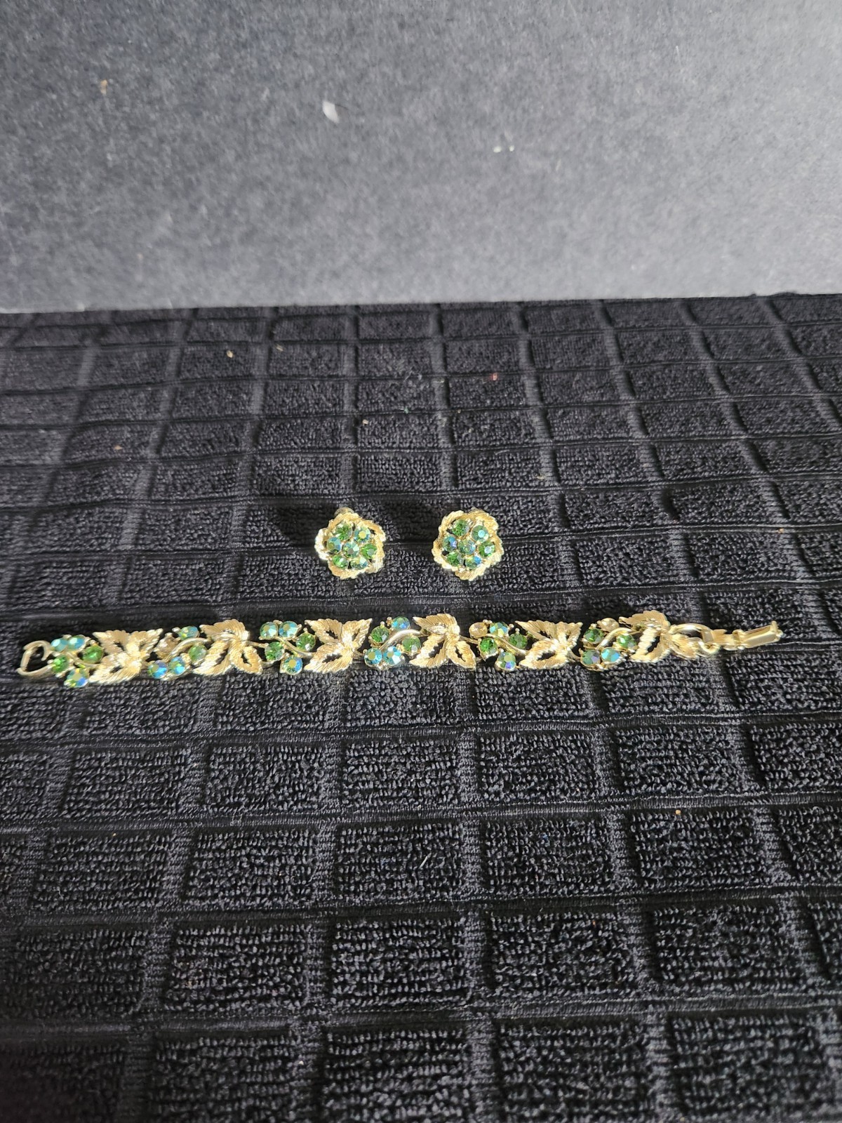 Vintage Signed LISNER Green Rhinestone Leaf Demi Parure Bracelet Earrings Set