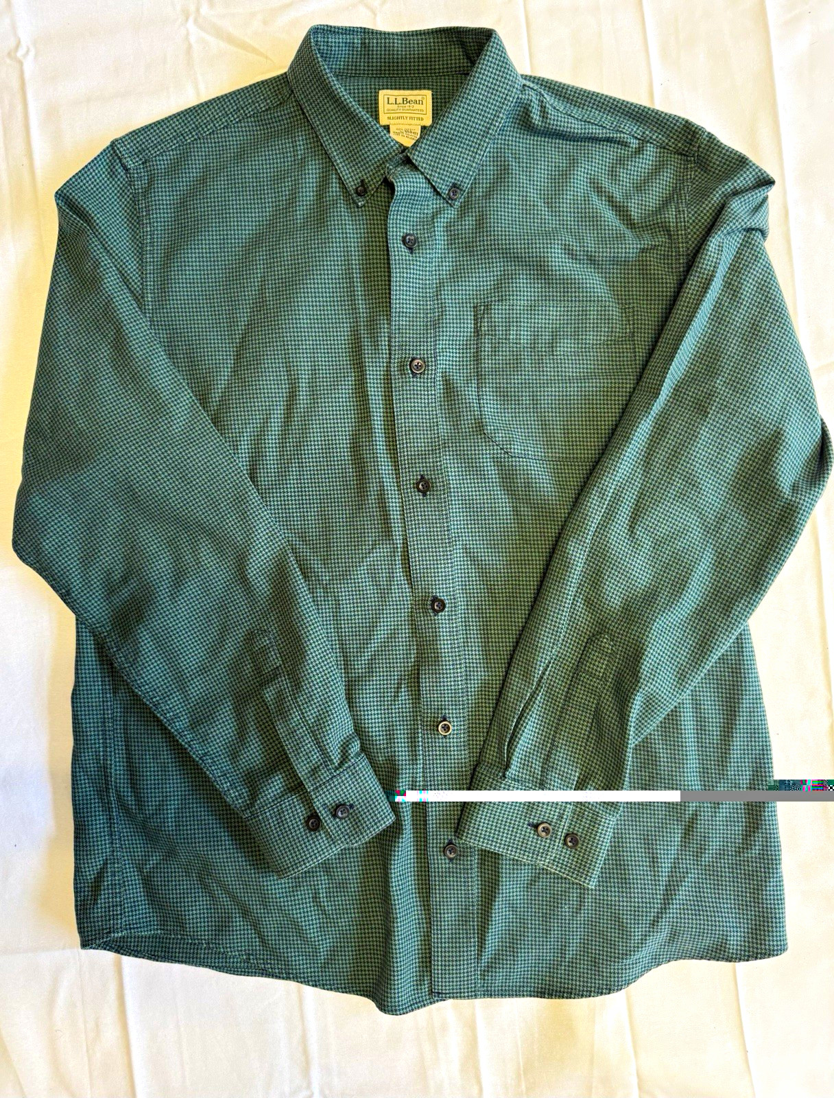 L.L.Bean Mens L Slightly Fitted Green Houndstooth Button-Down Long Sleeve Shirt